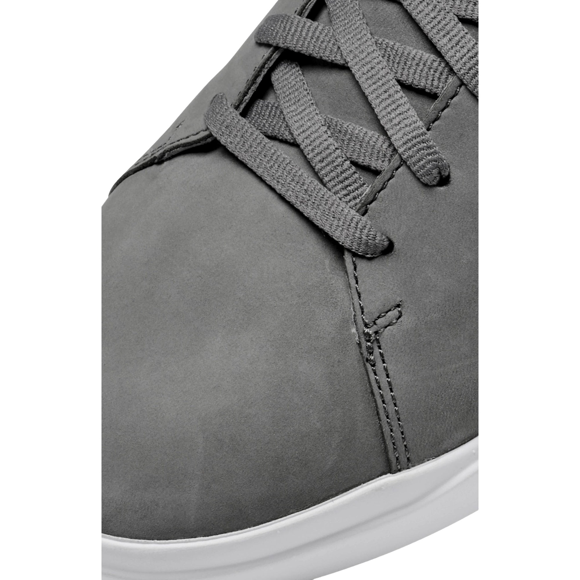 The Modern Cup Men's Spikeless Shoes