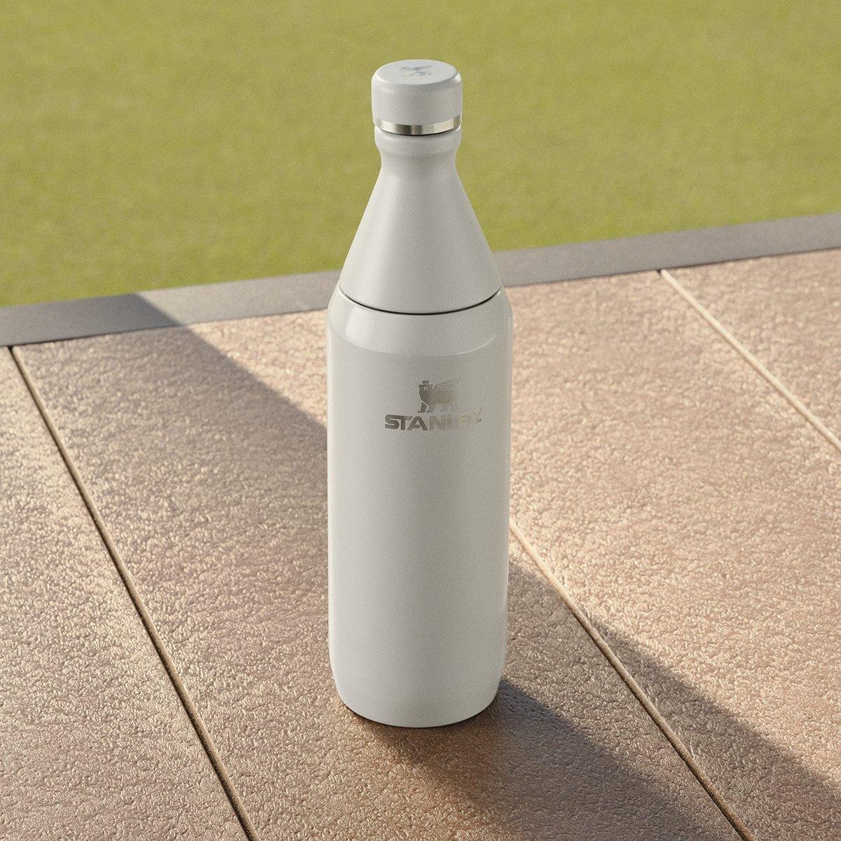 Nelly Korda All Day 20oz Slim Bottle