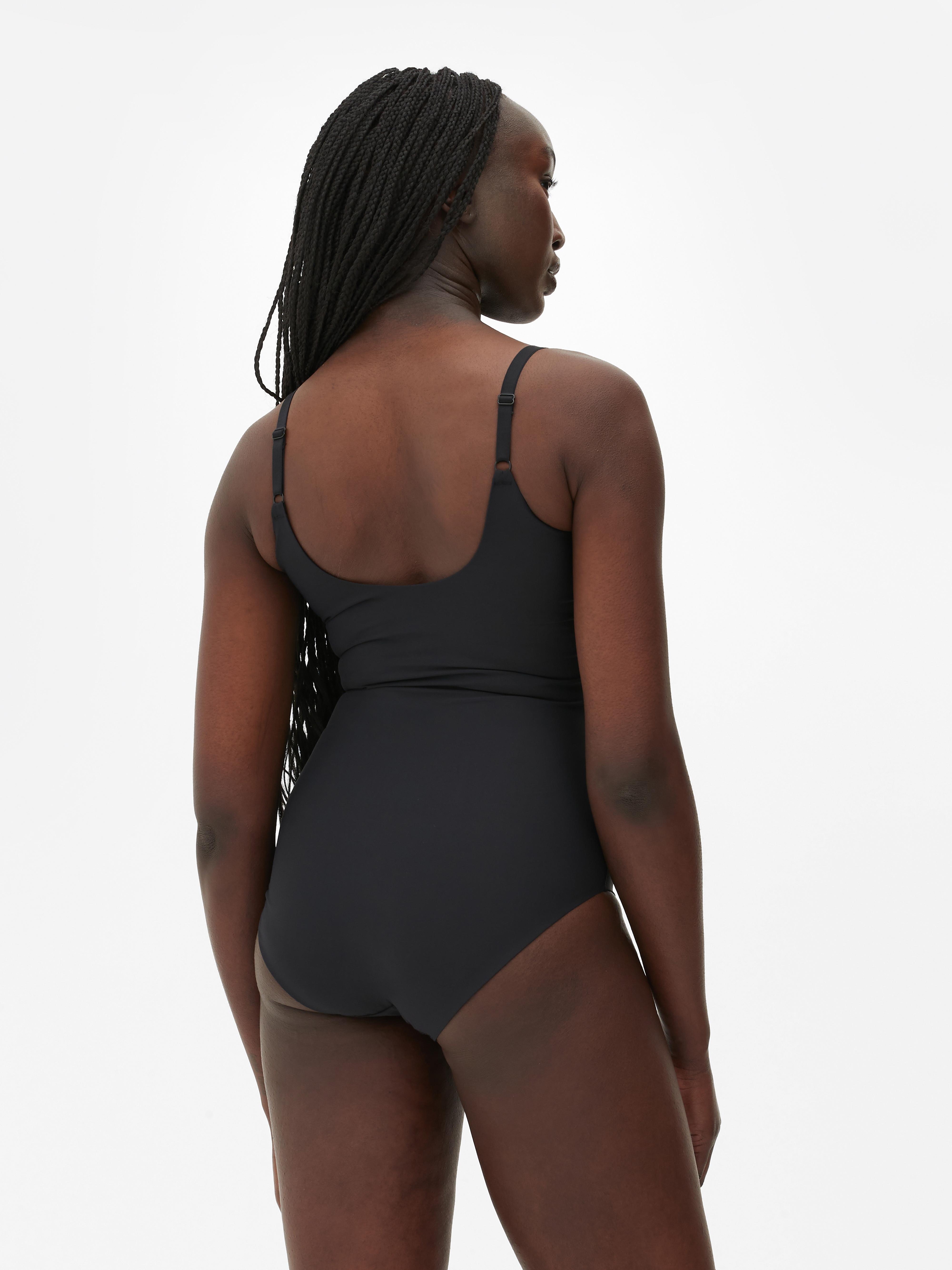 Gladmakende shapewear body met voorgevormde cups