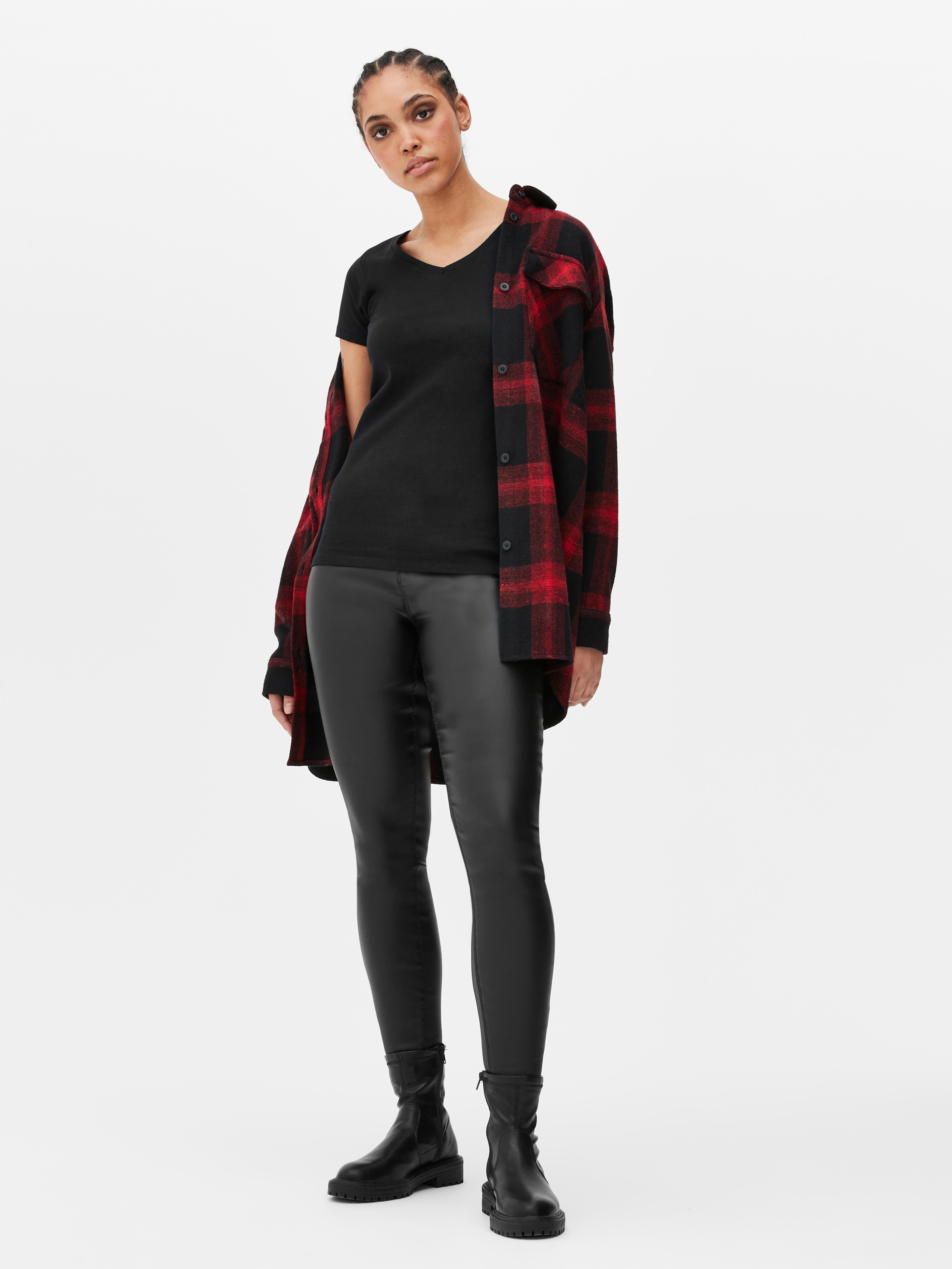 T-shirt a maniche corte e scollo a V in cotone