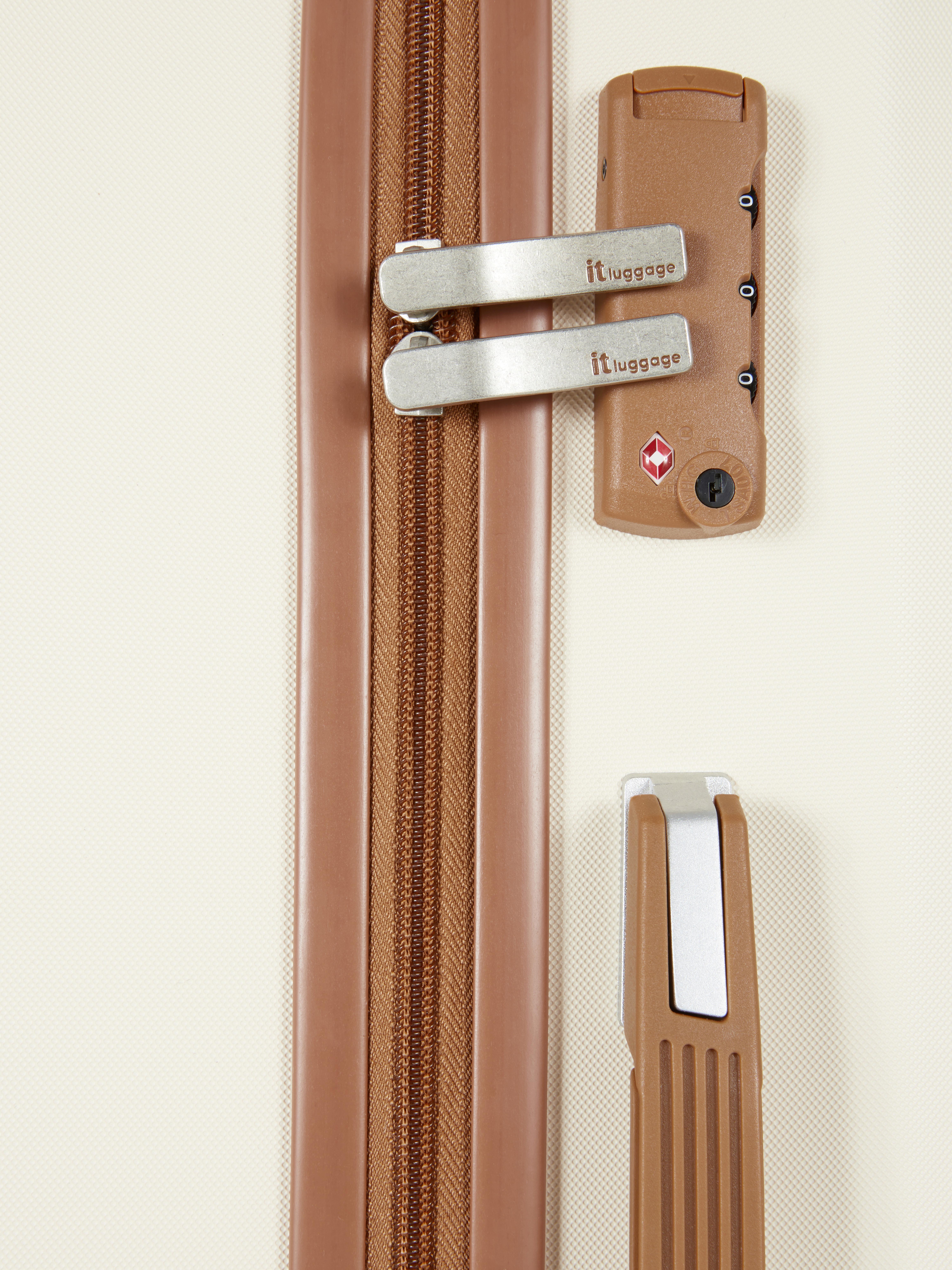 it Luggage Hard Shell Quilted Suitcase