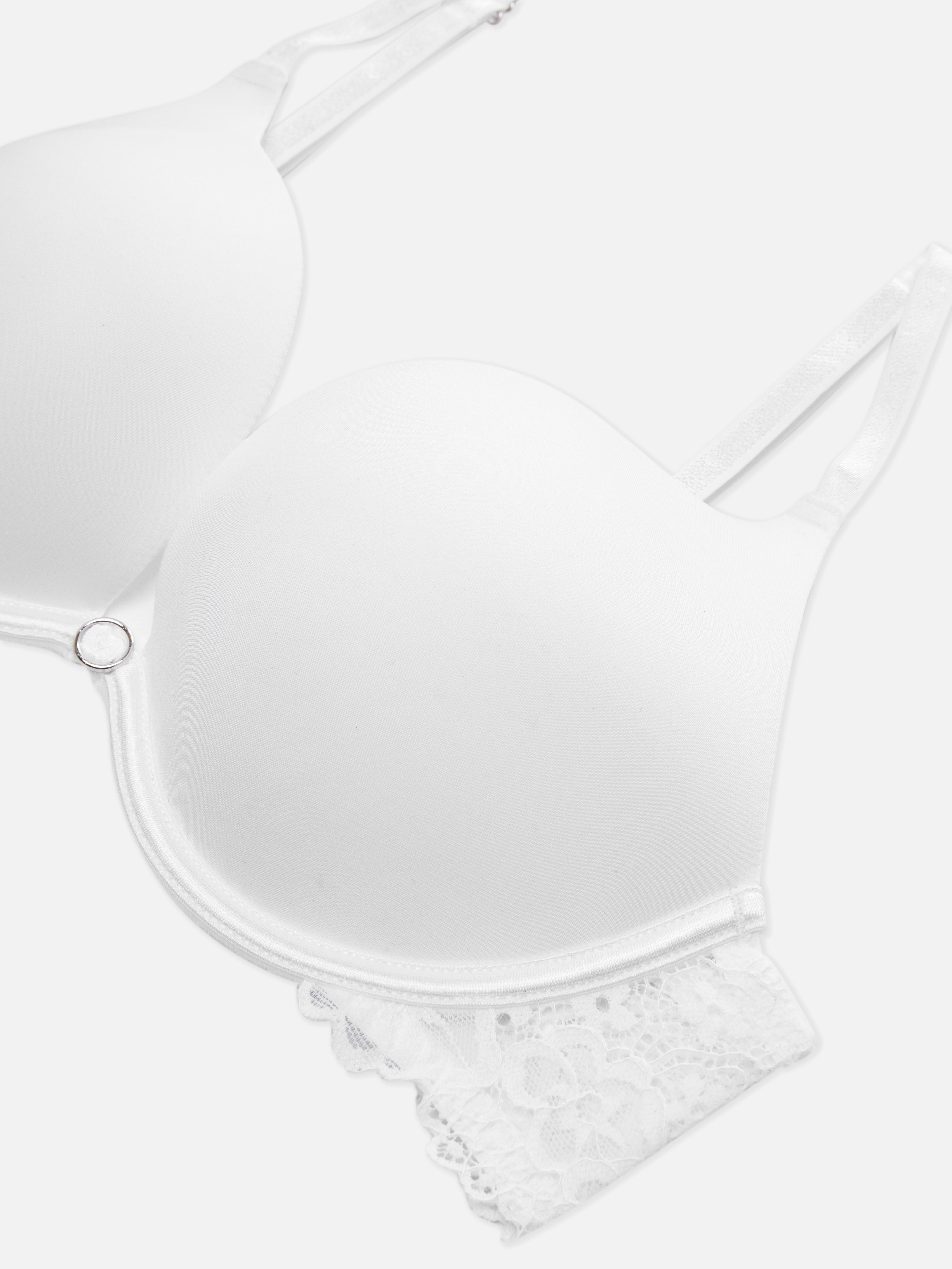 2 reggiseni push up con dettagli in pizzo