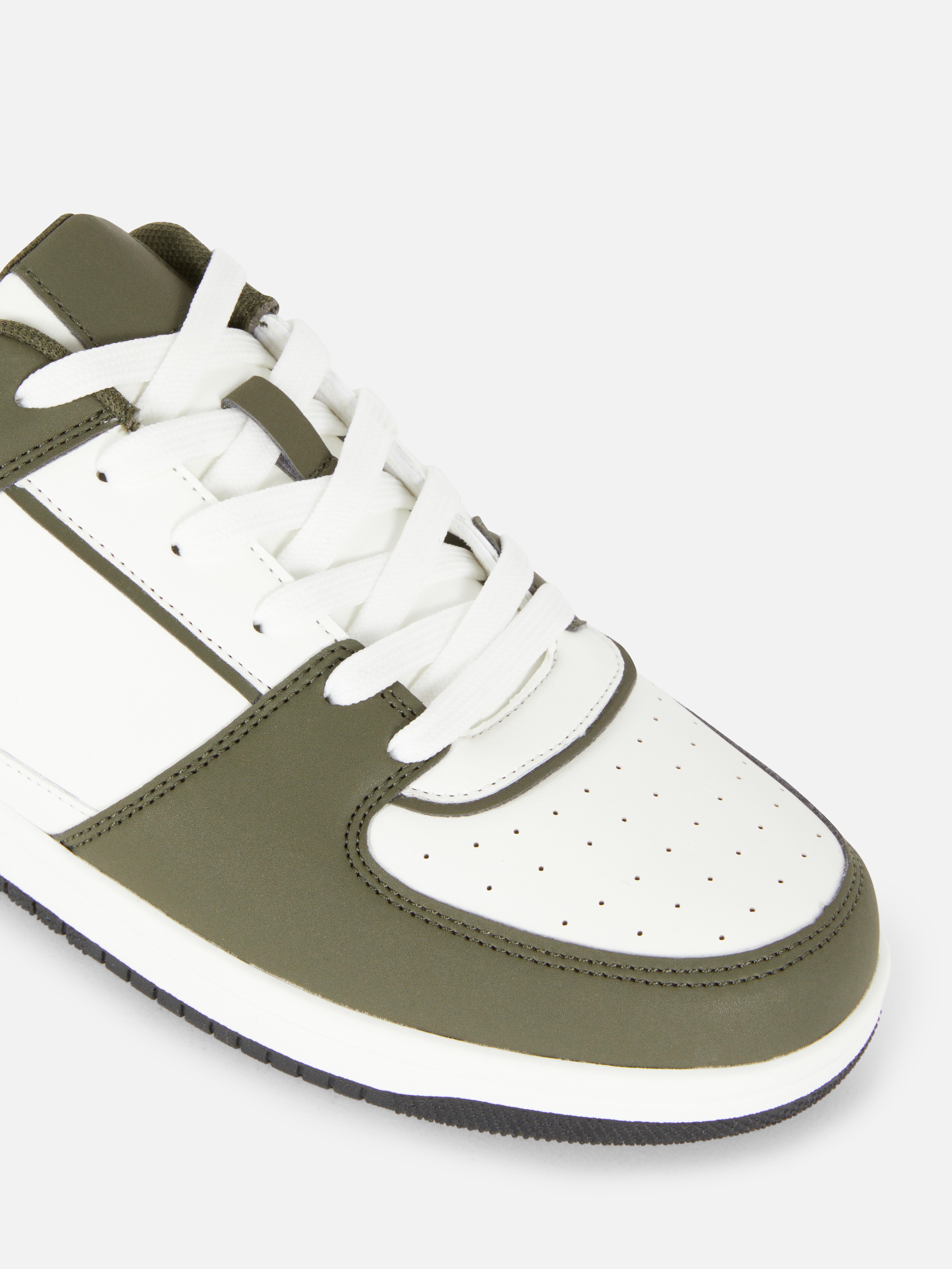 Low-Top Basketball Trainers