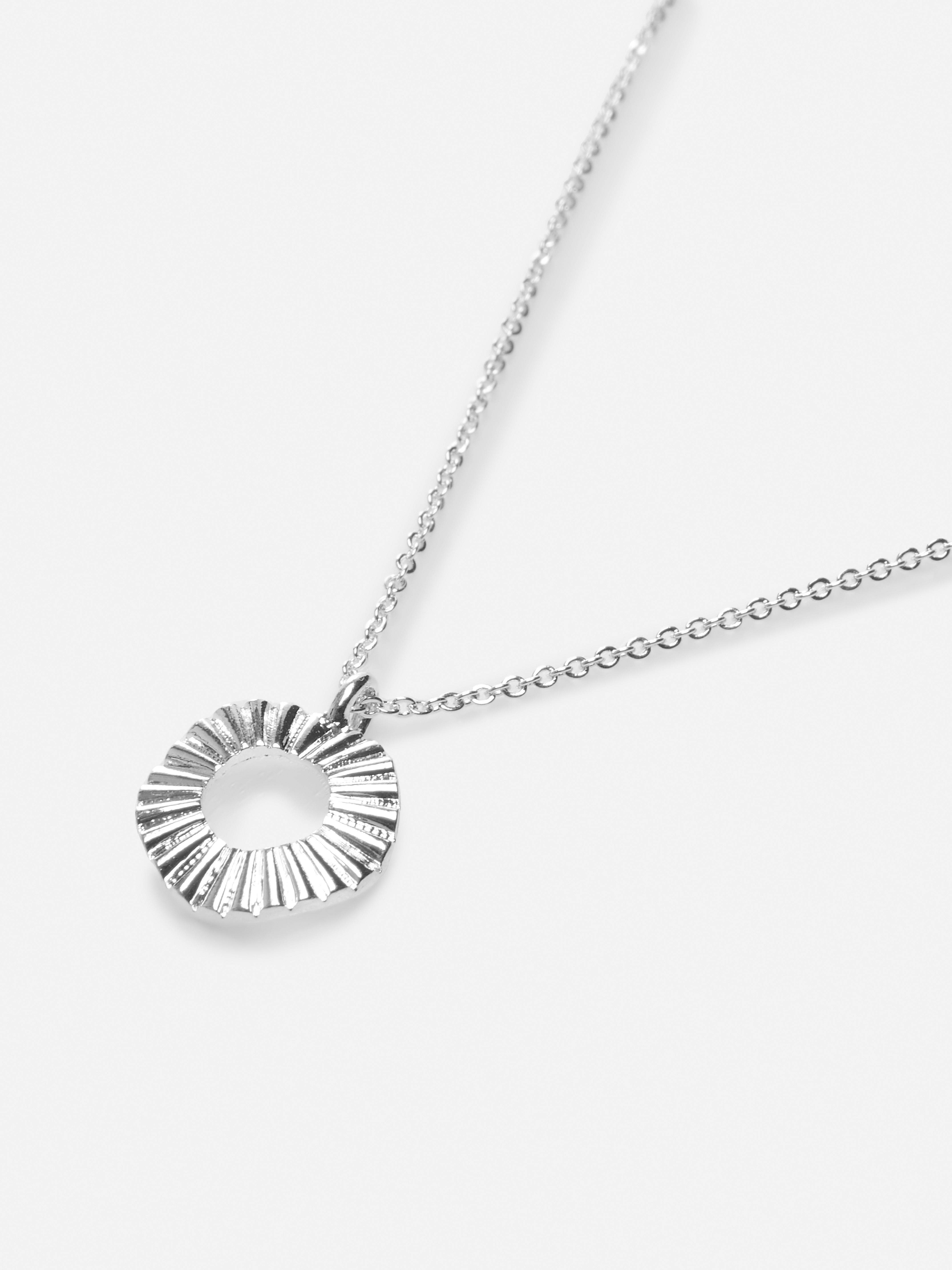 Ridged Geometric Pendant Necklace