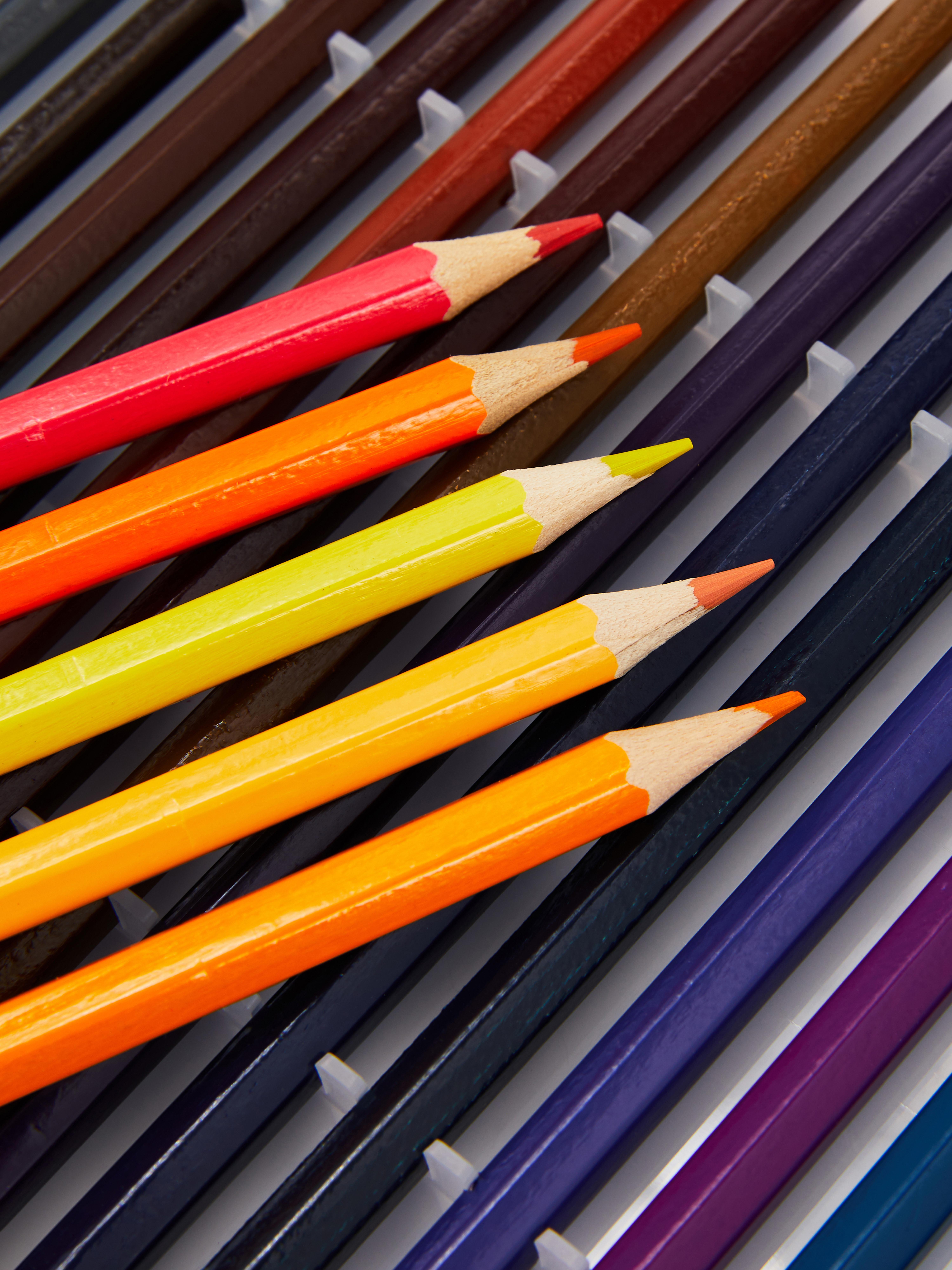 30 matite colorate