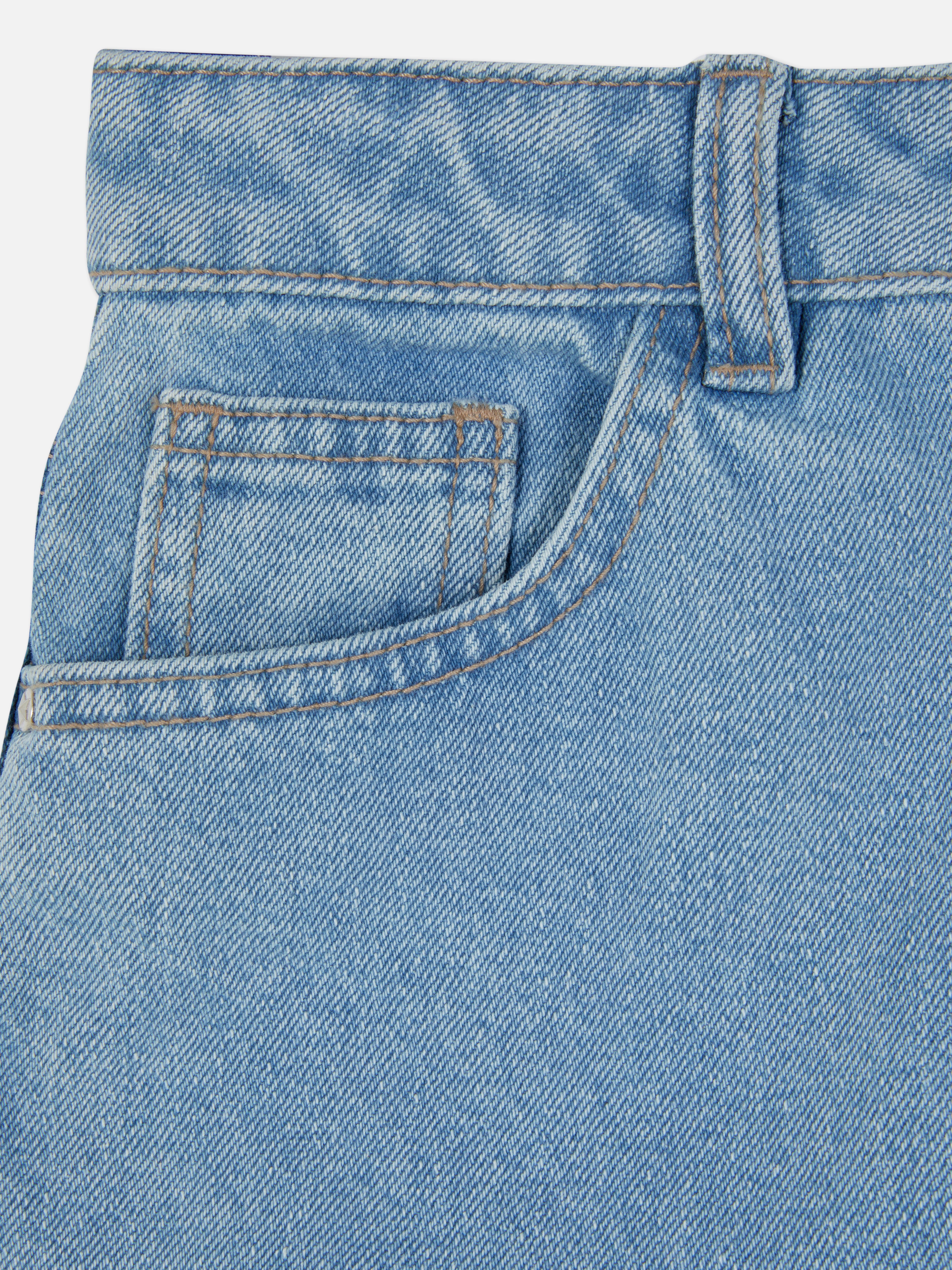 Pantaloncini mom in denim con risvolti