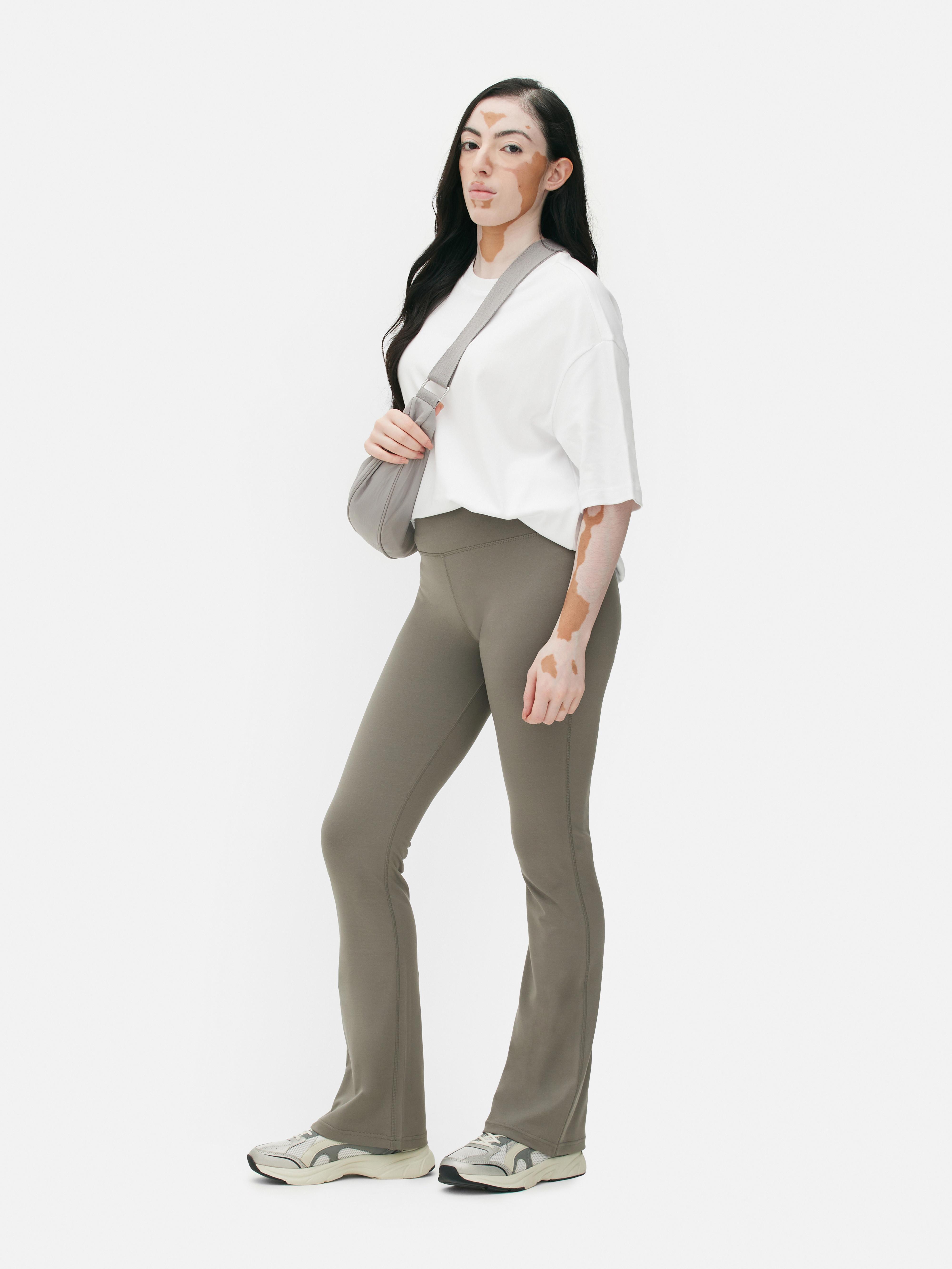 Performance Flared Yoga Leggings