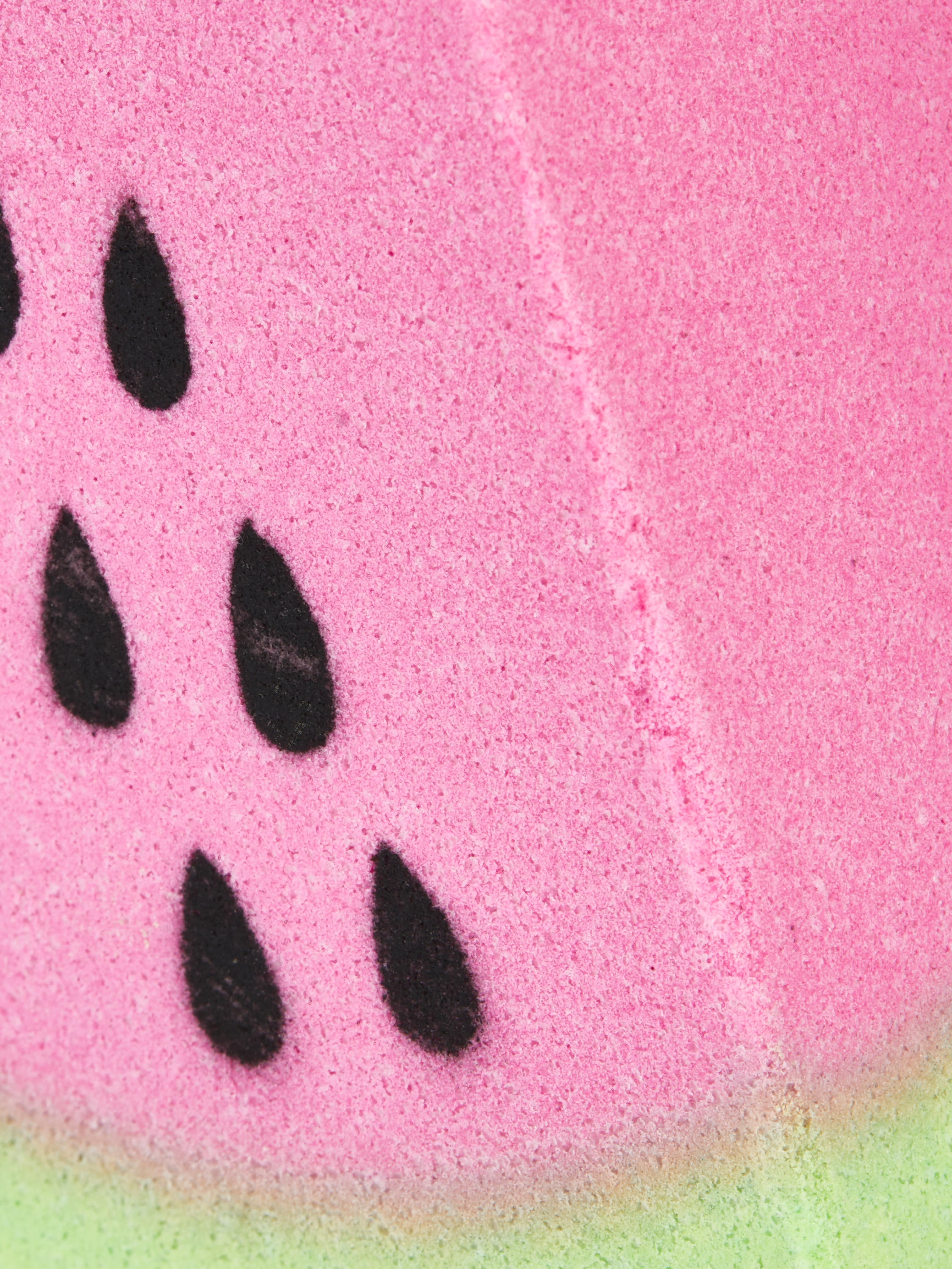 Badebombe in Wassermelonenform