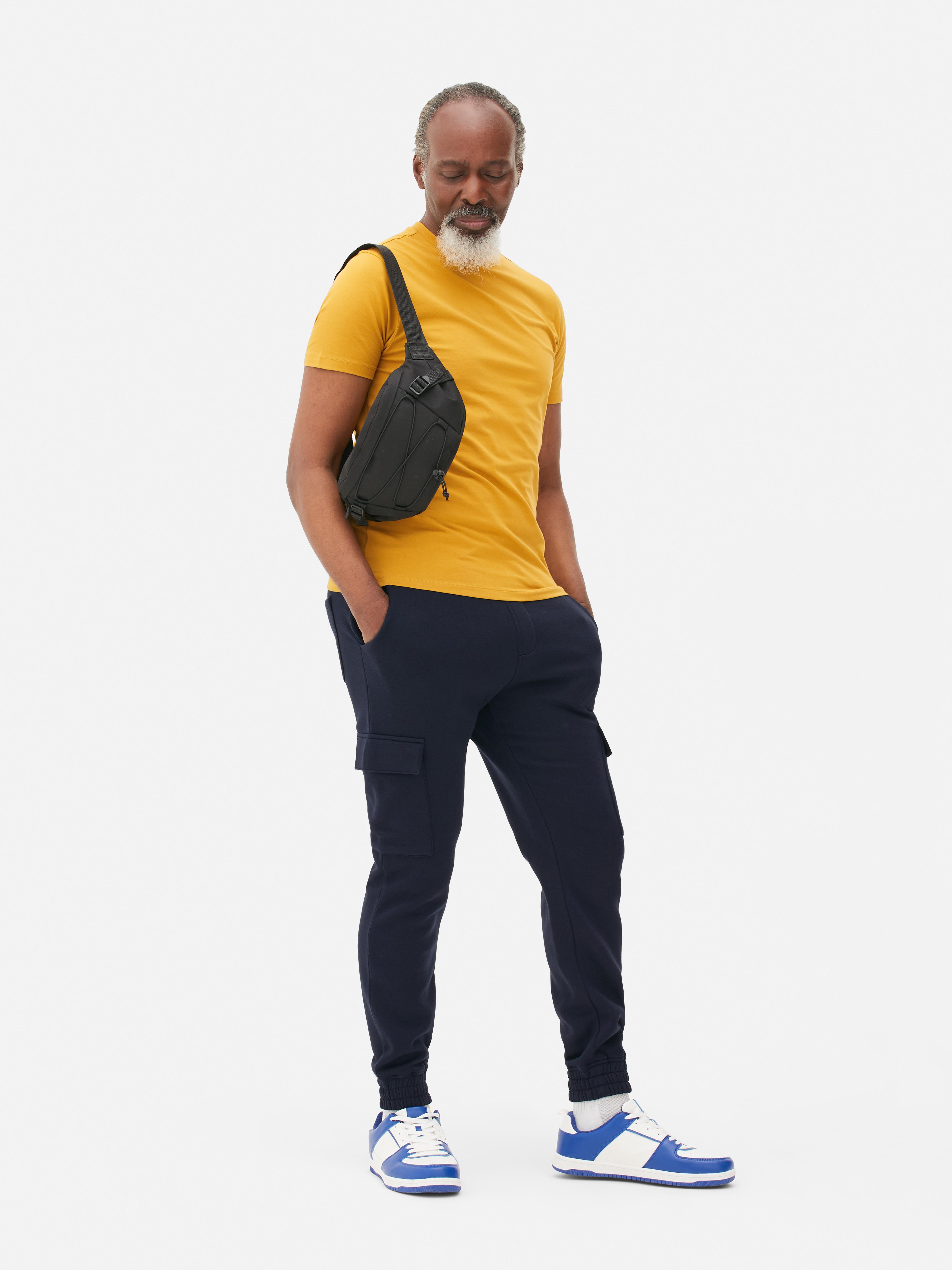 Pantaloni da tuta cargo con bordo risvoltato