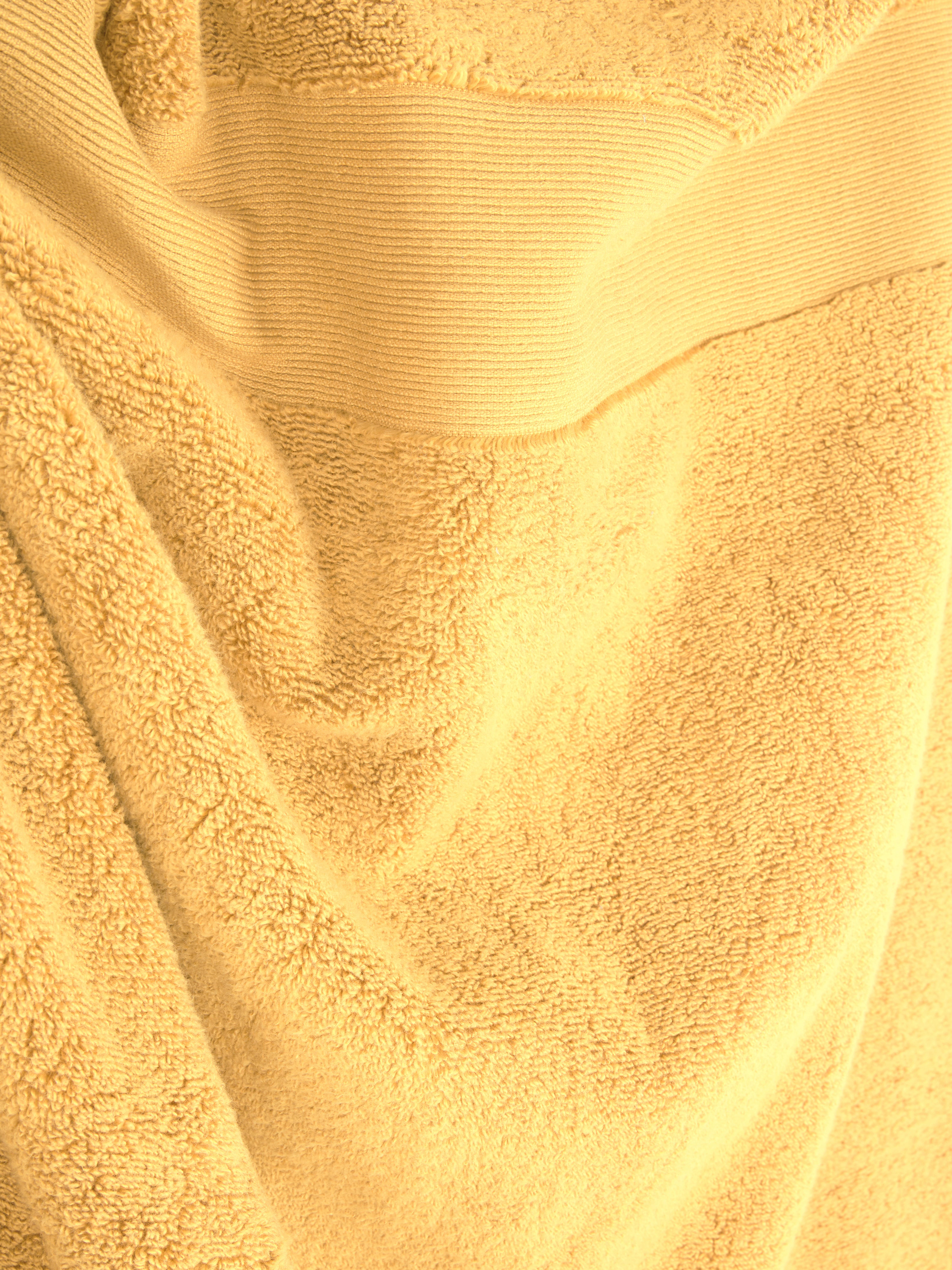 Primark tiene las toallas extra grandes de algodón, para envolverte al  salir de la ducha, a muy buen precio