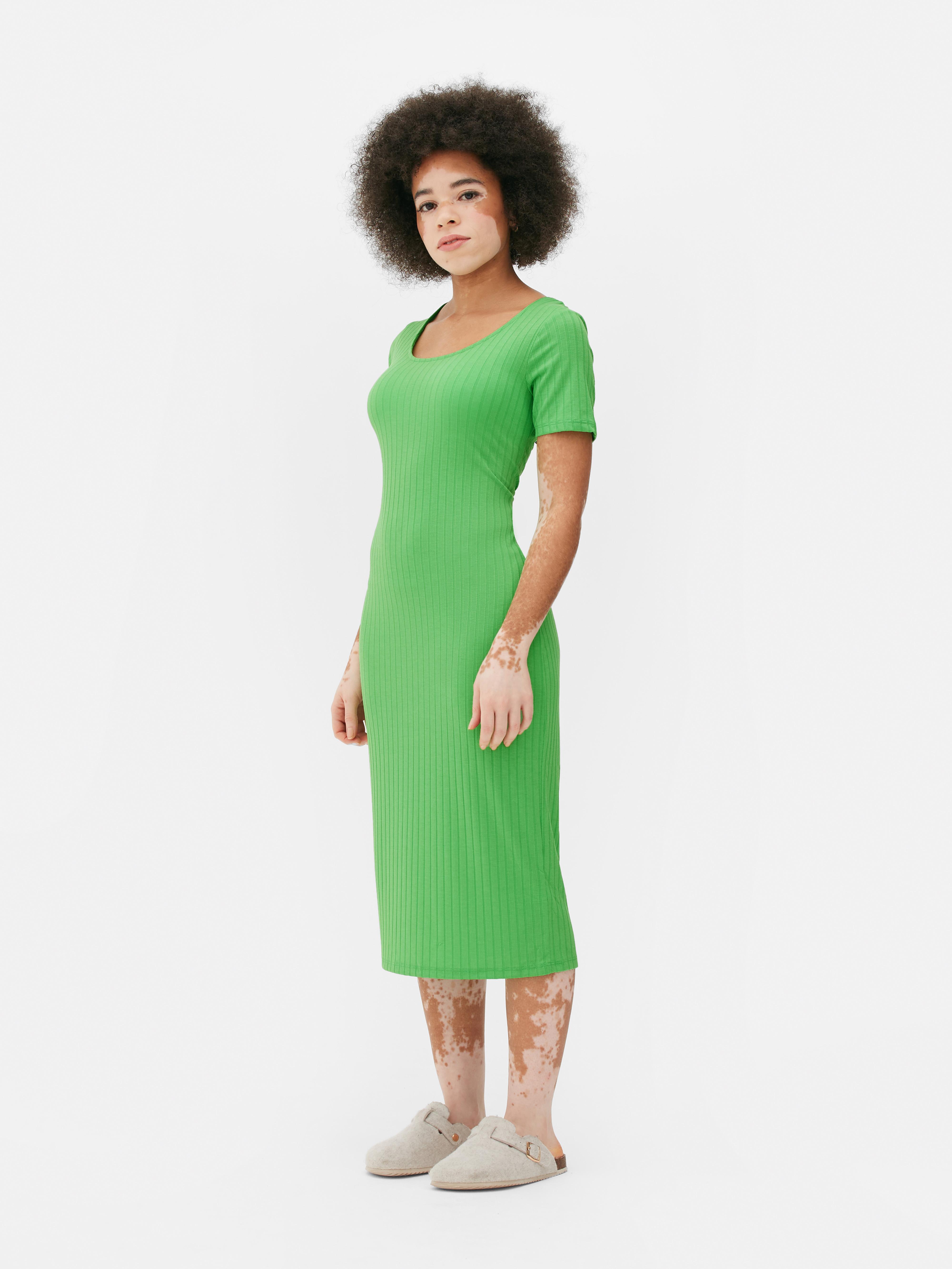 Robe mi-longue côtelée