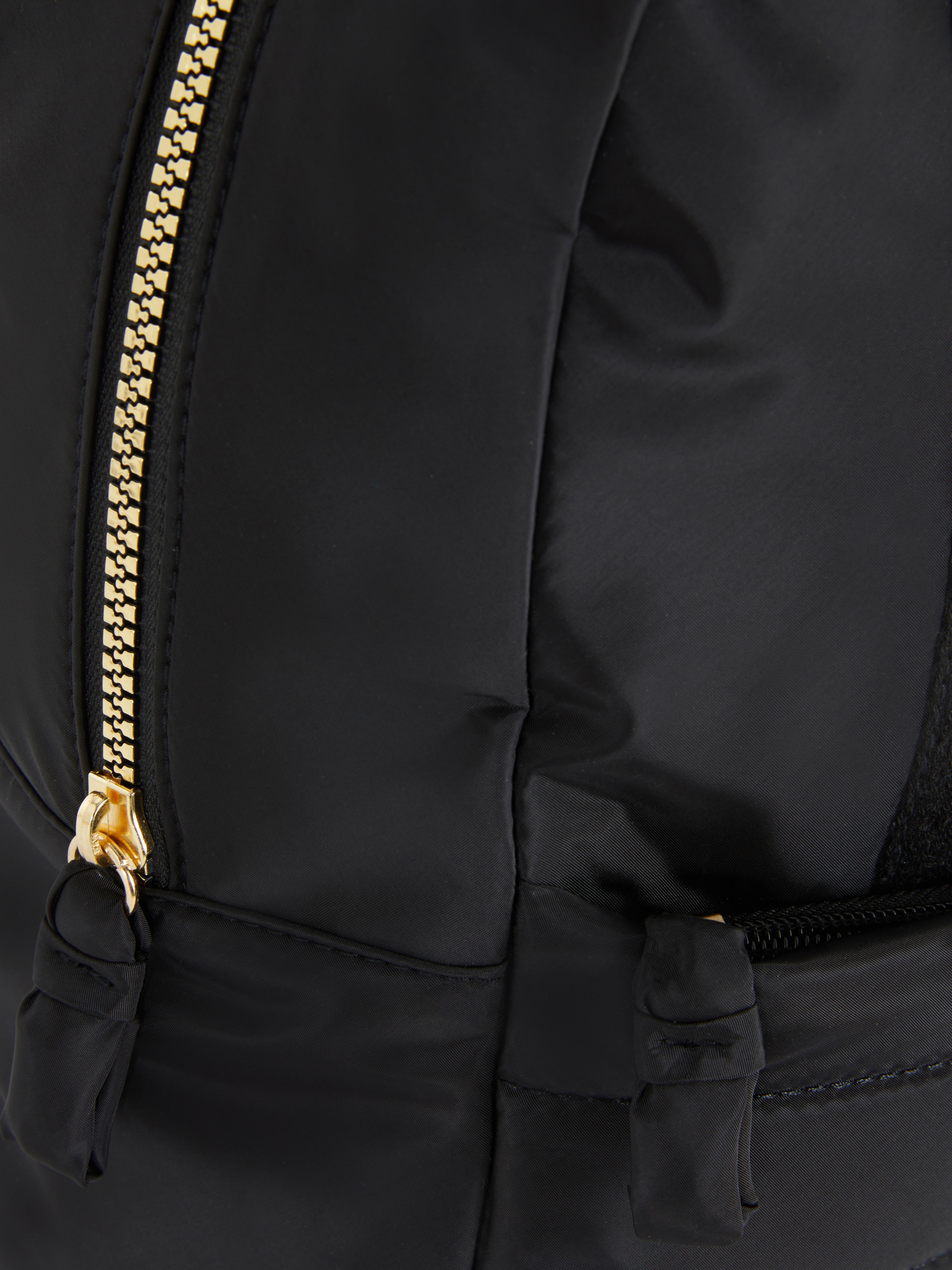 Beuteltasche mit Griff an der Oberseite