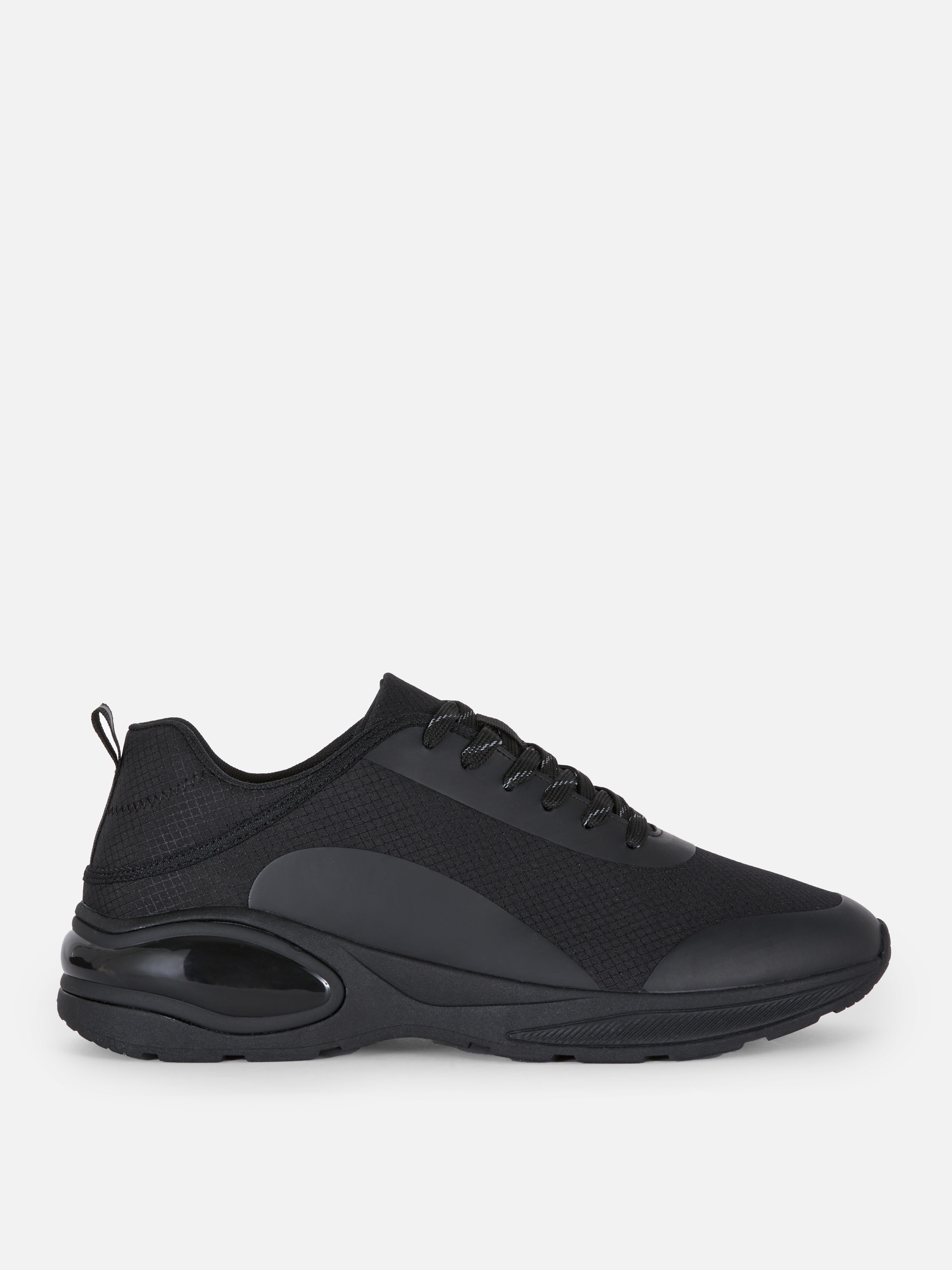 Low-Top Chunky Trainers Black
