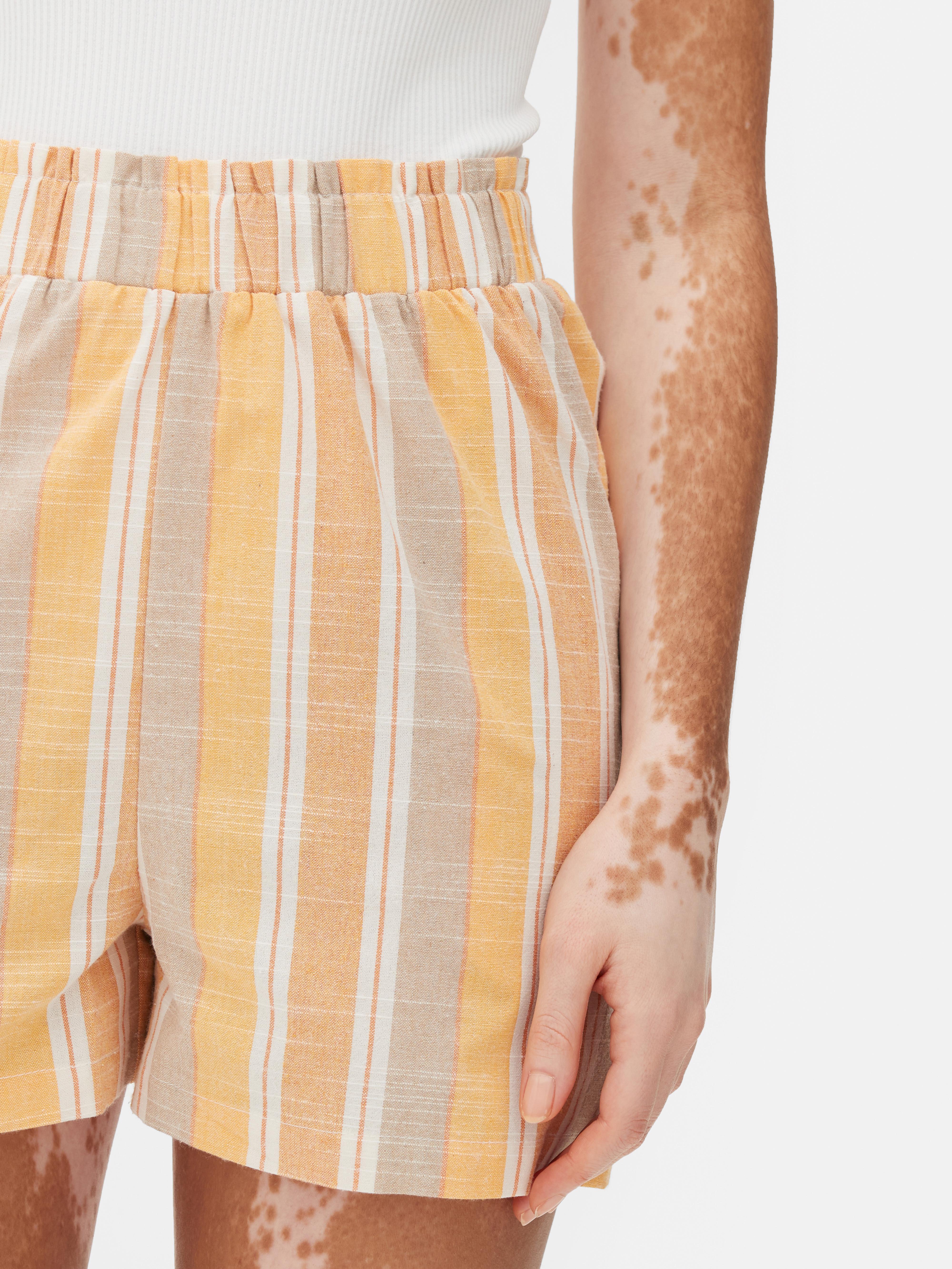 Elastic Waist Stripe Shorts
