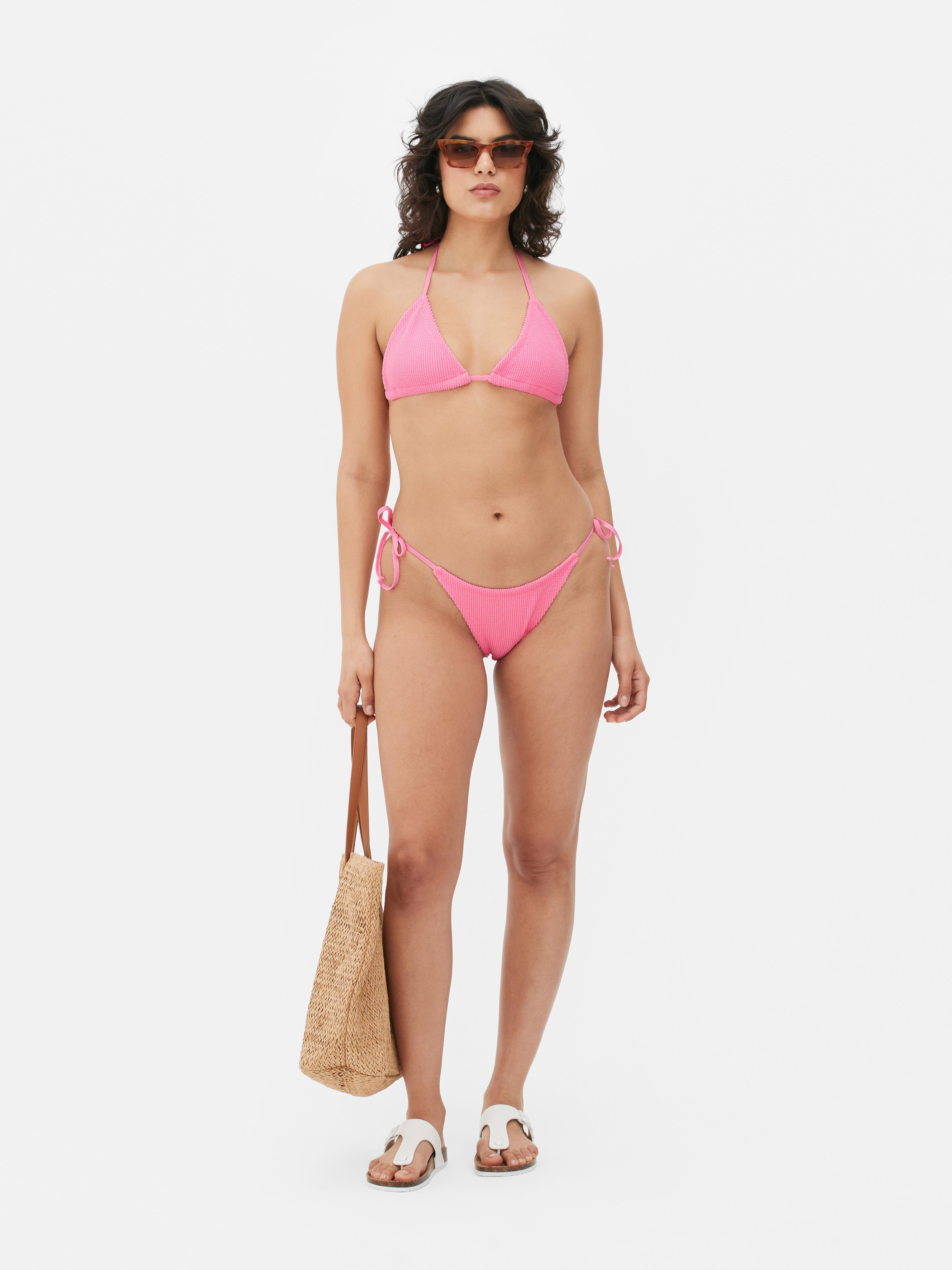 comprar consenso moneda Top de bikini triangular de textura arrugada | Primark