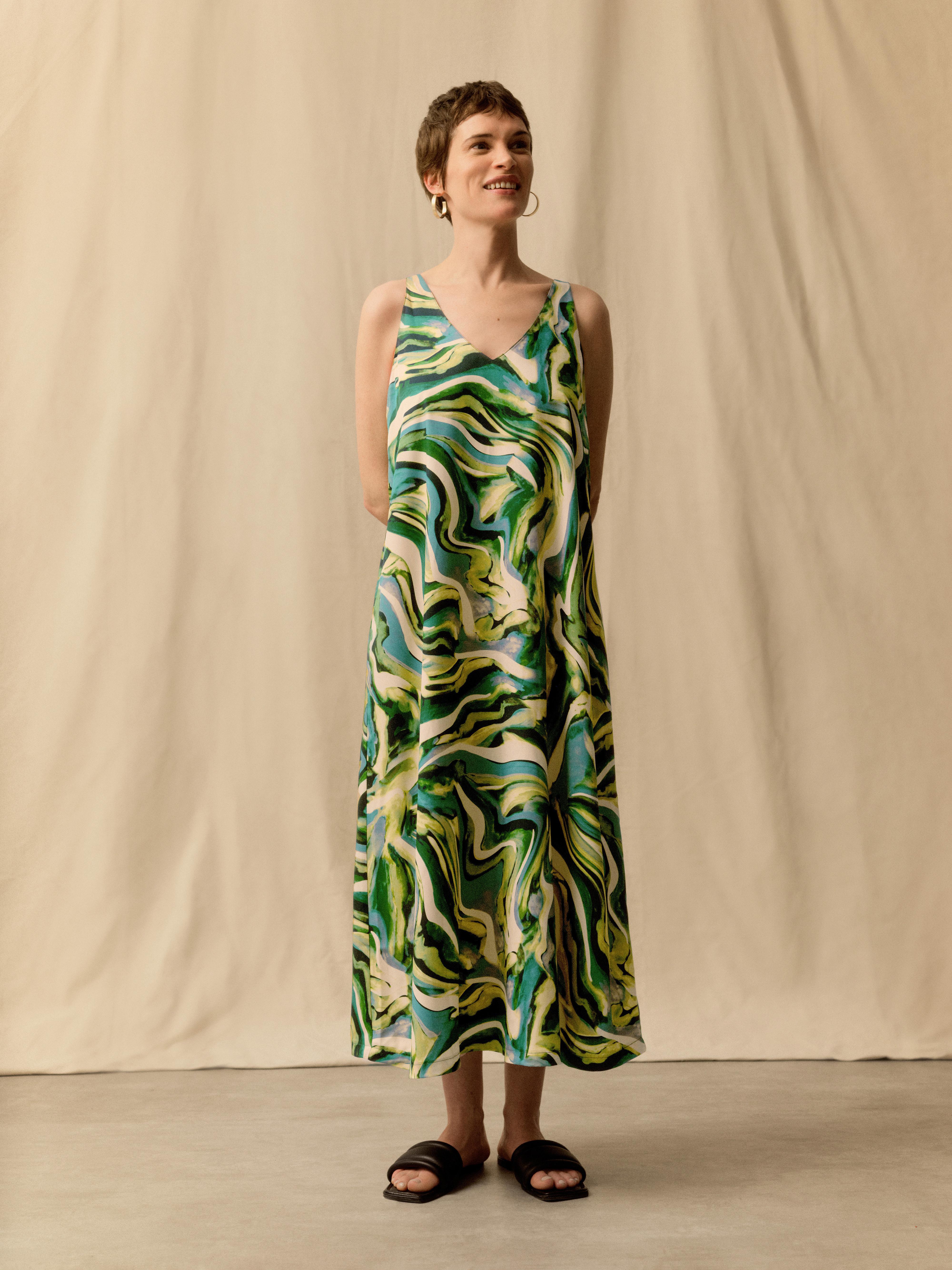 Kleid mit V-Ausschnitt und Print
