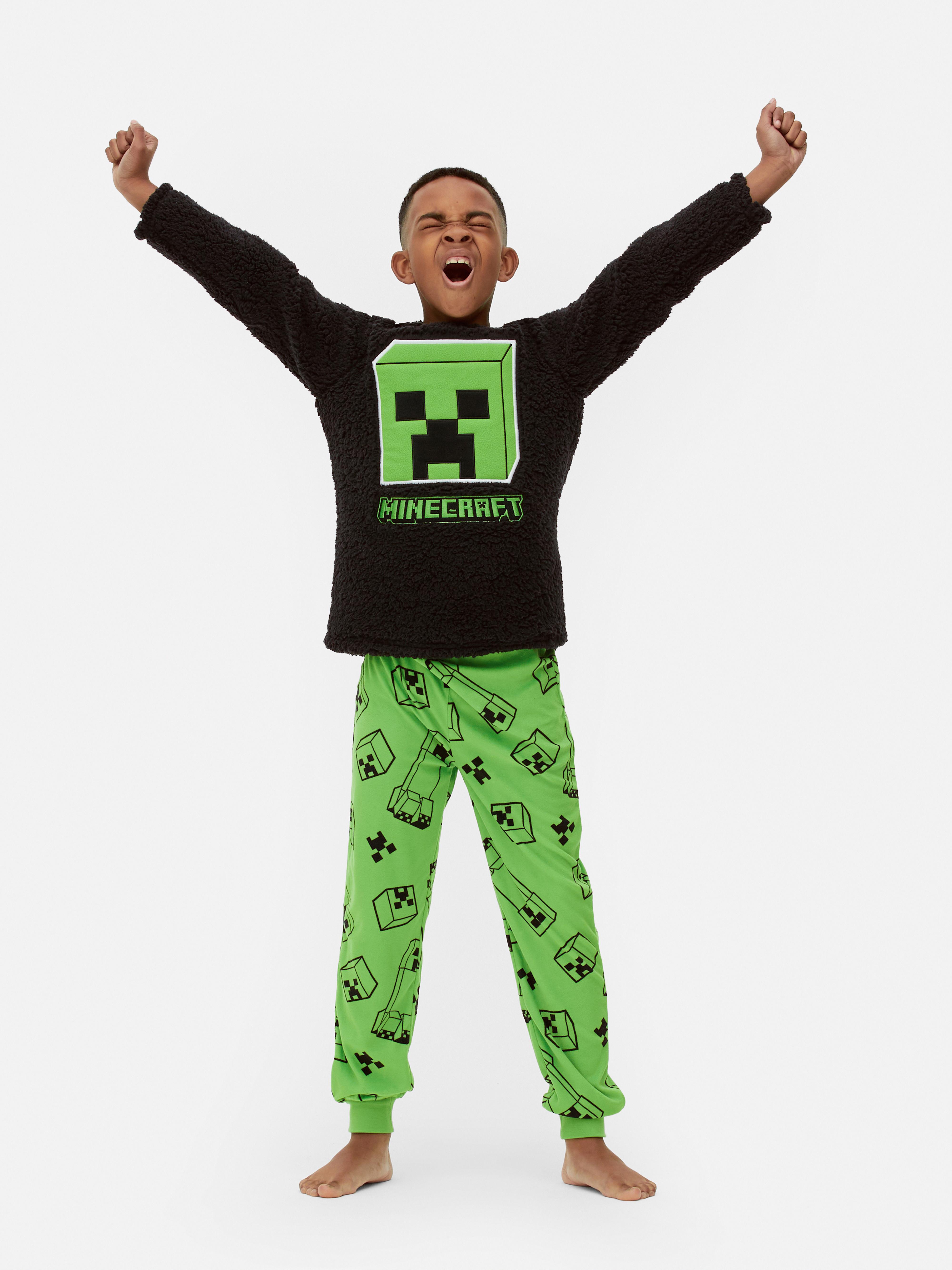 Pijamale din polar Minecraft Primark