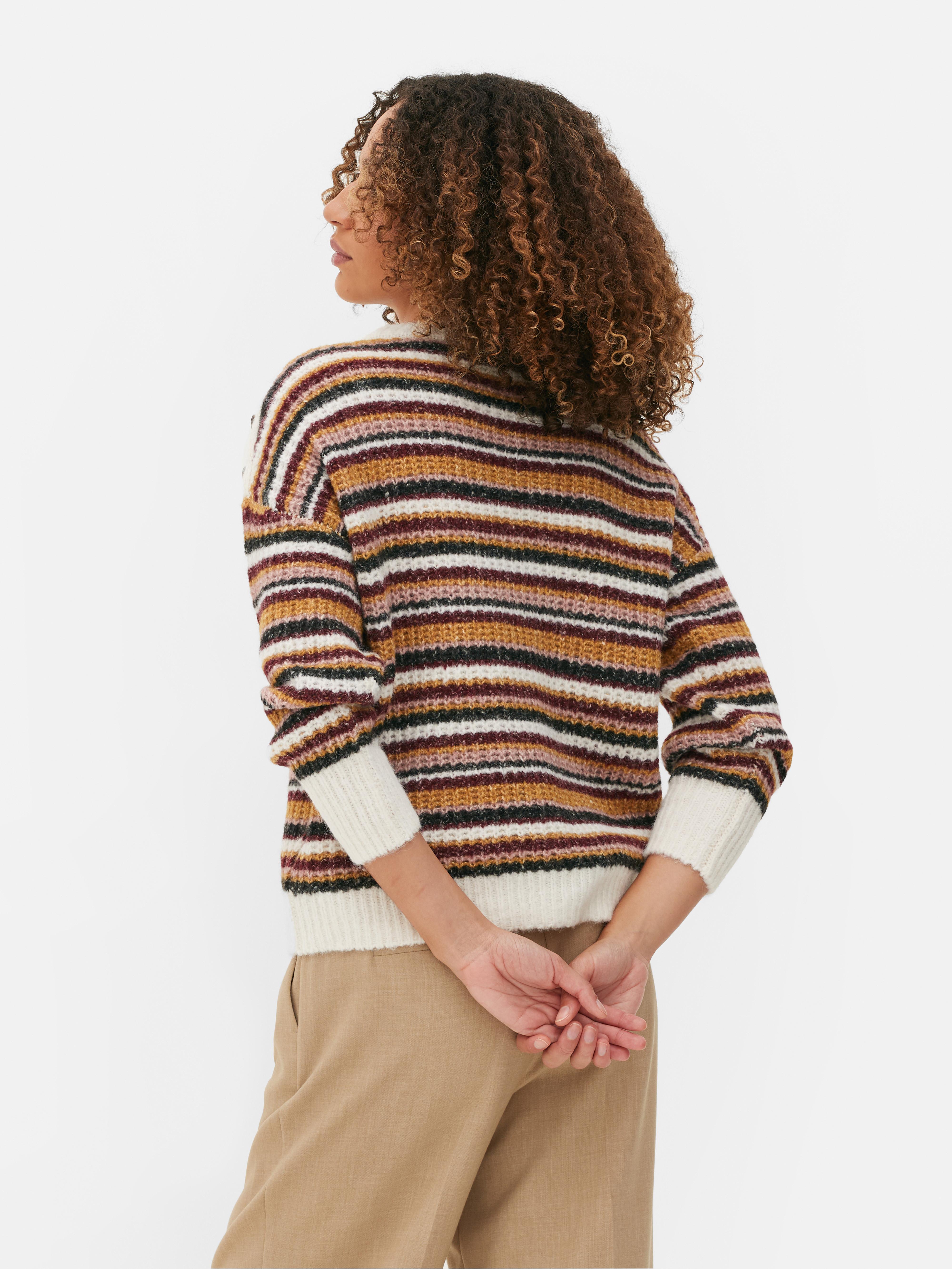 Gestreifter Pullover mit Knopfleiste