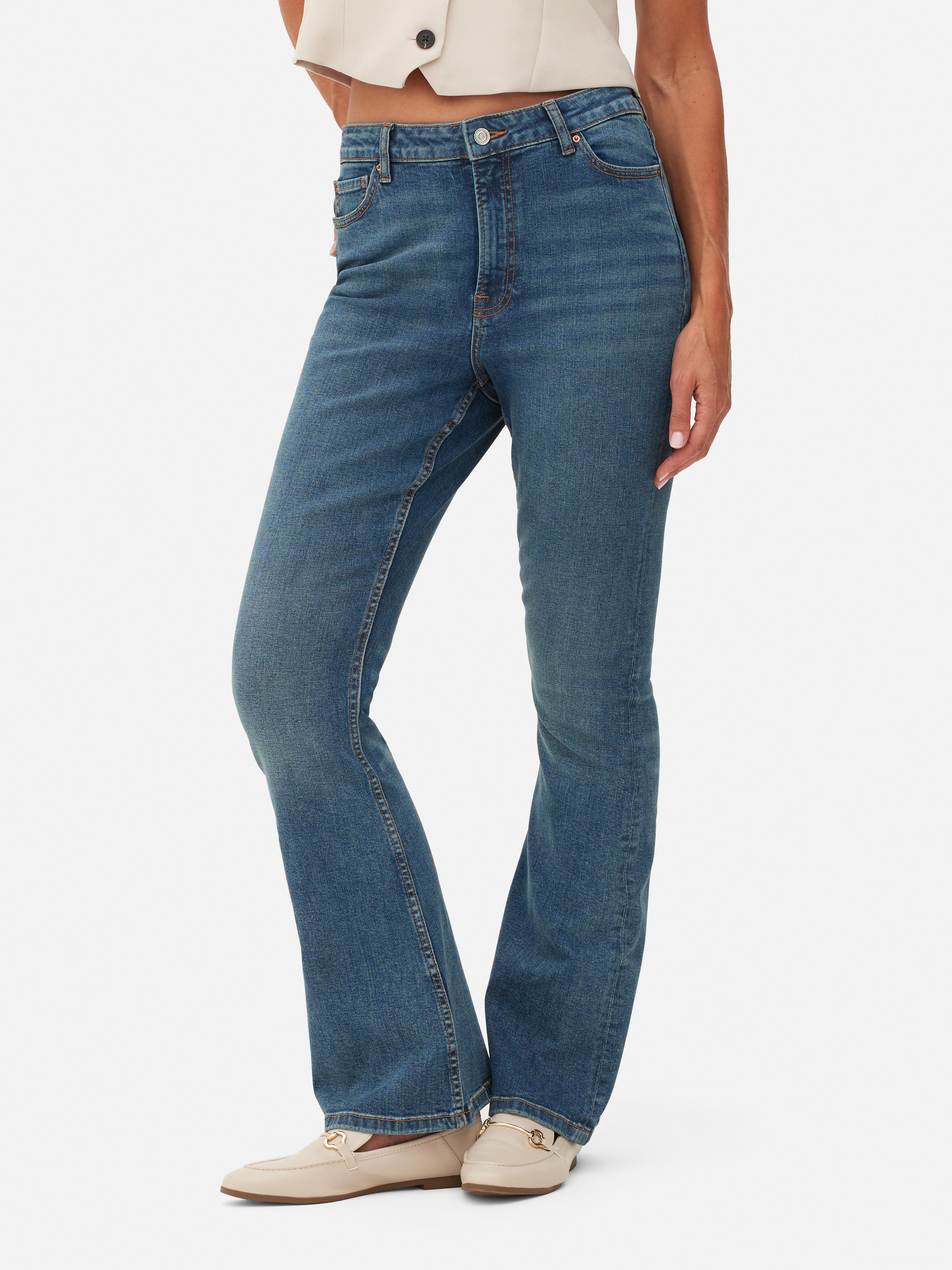 Jeans svasati a vita alta