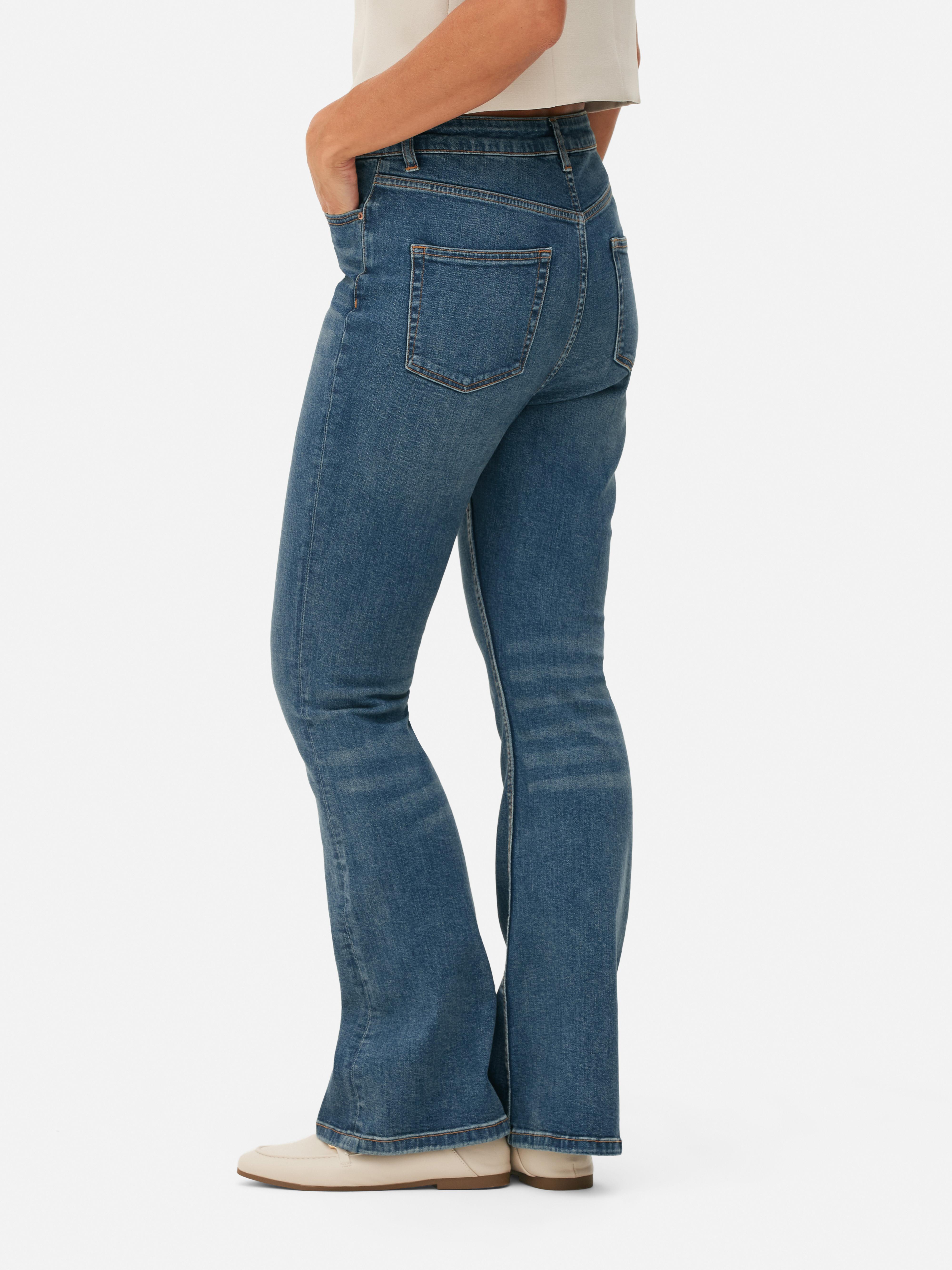 Jeans svasati a vita alta