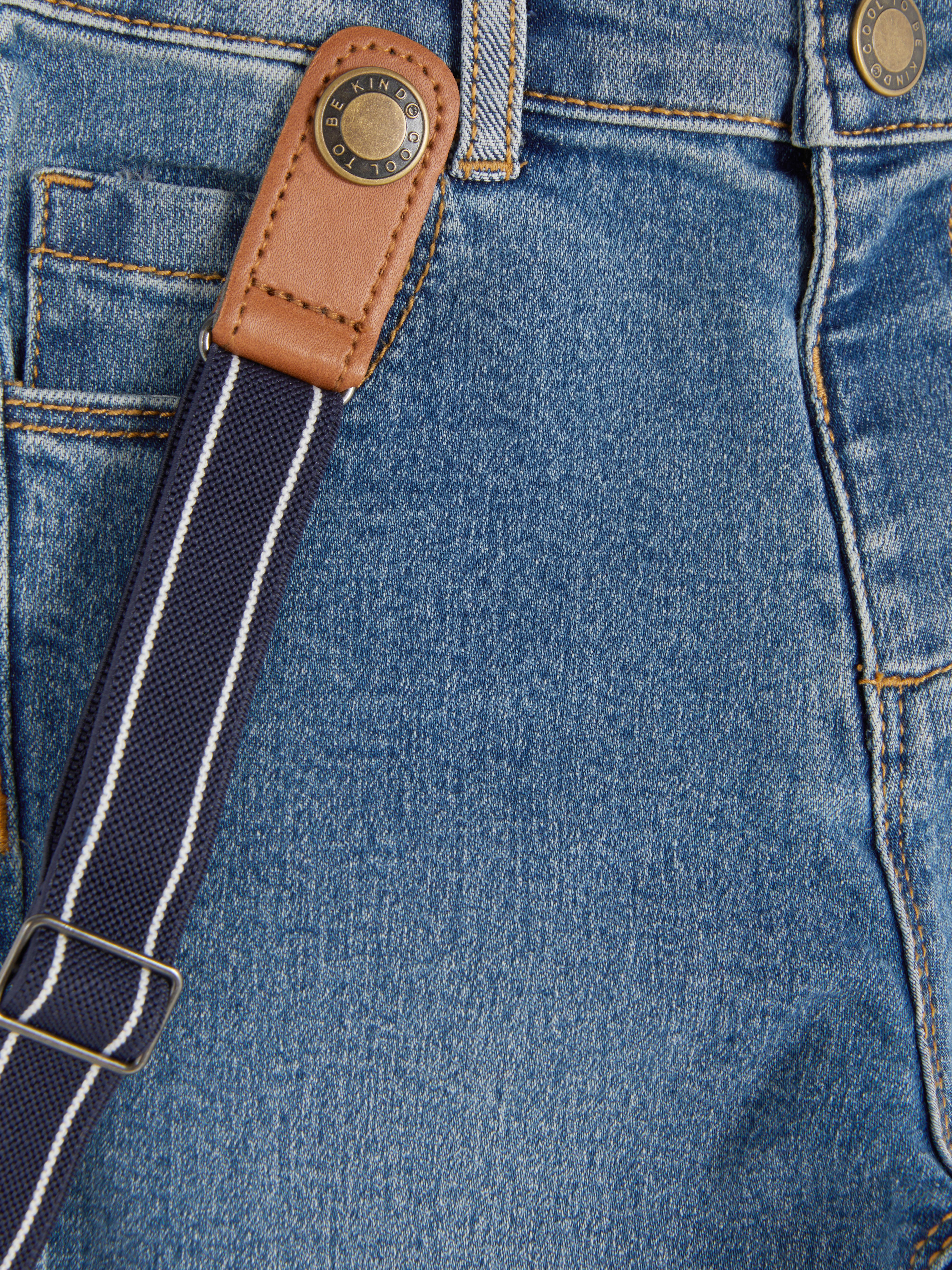 Denim-Jeans mit Hosenträgern
