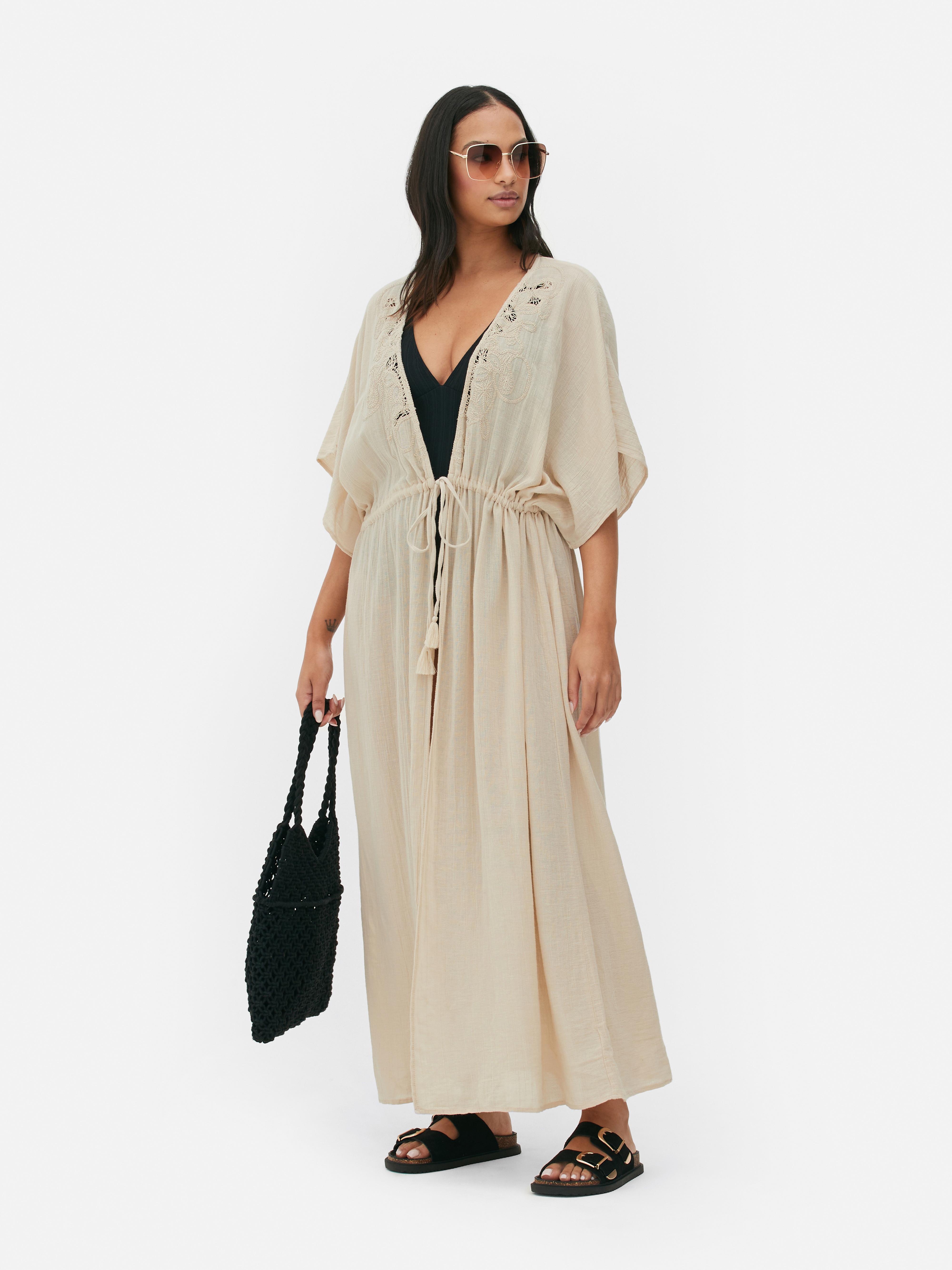 Caftan long à détails ajourés