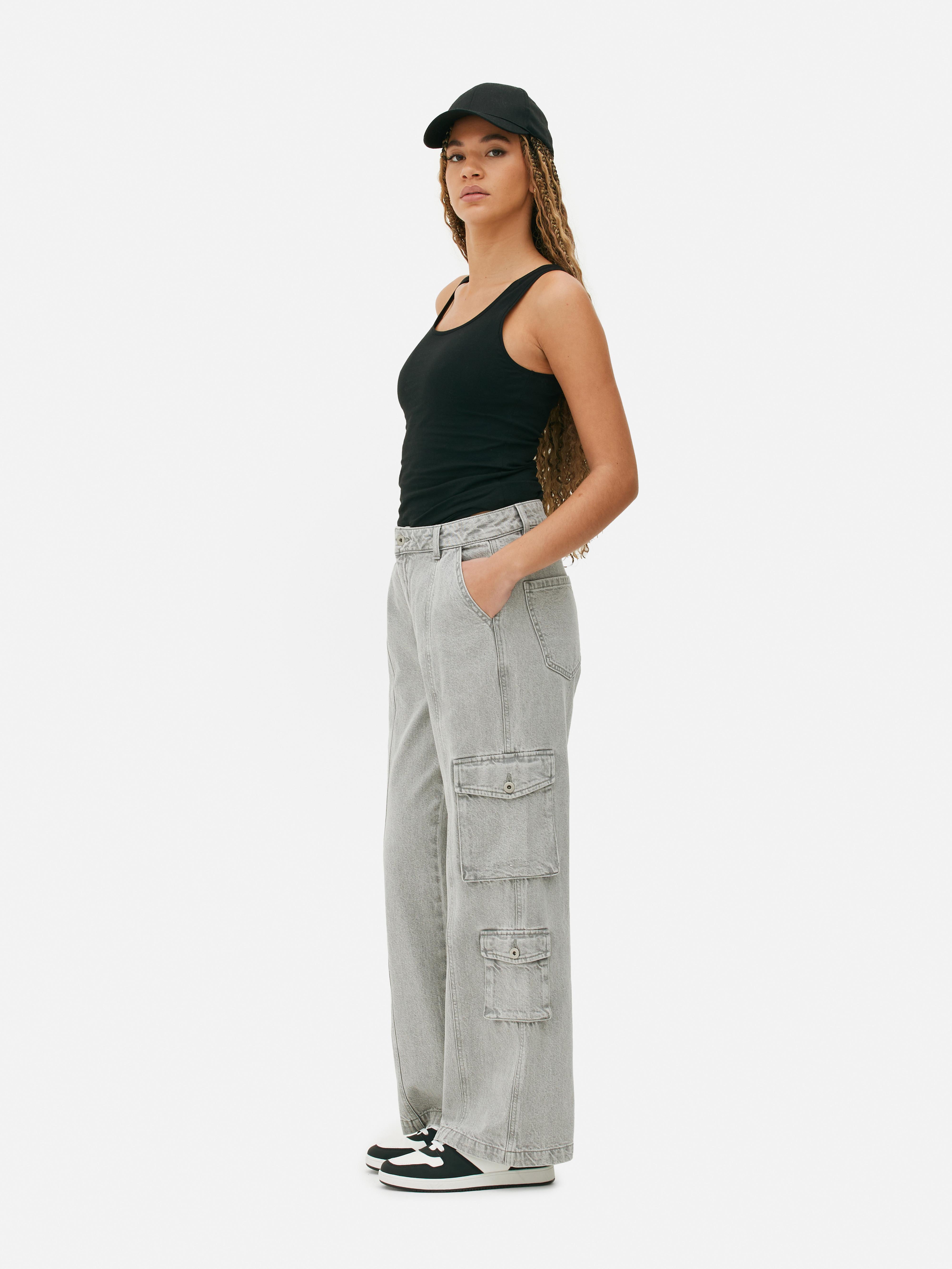 Loose-Fit Cargo Jeans