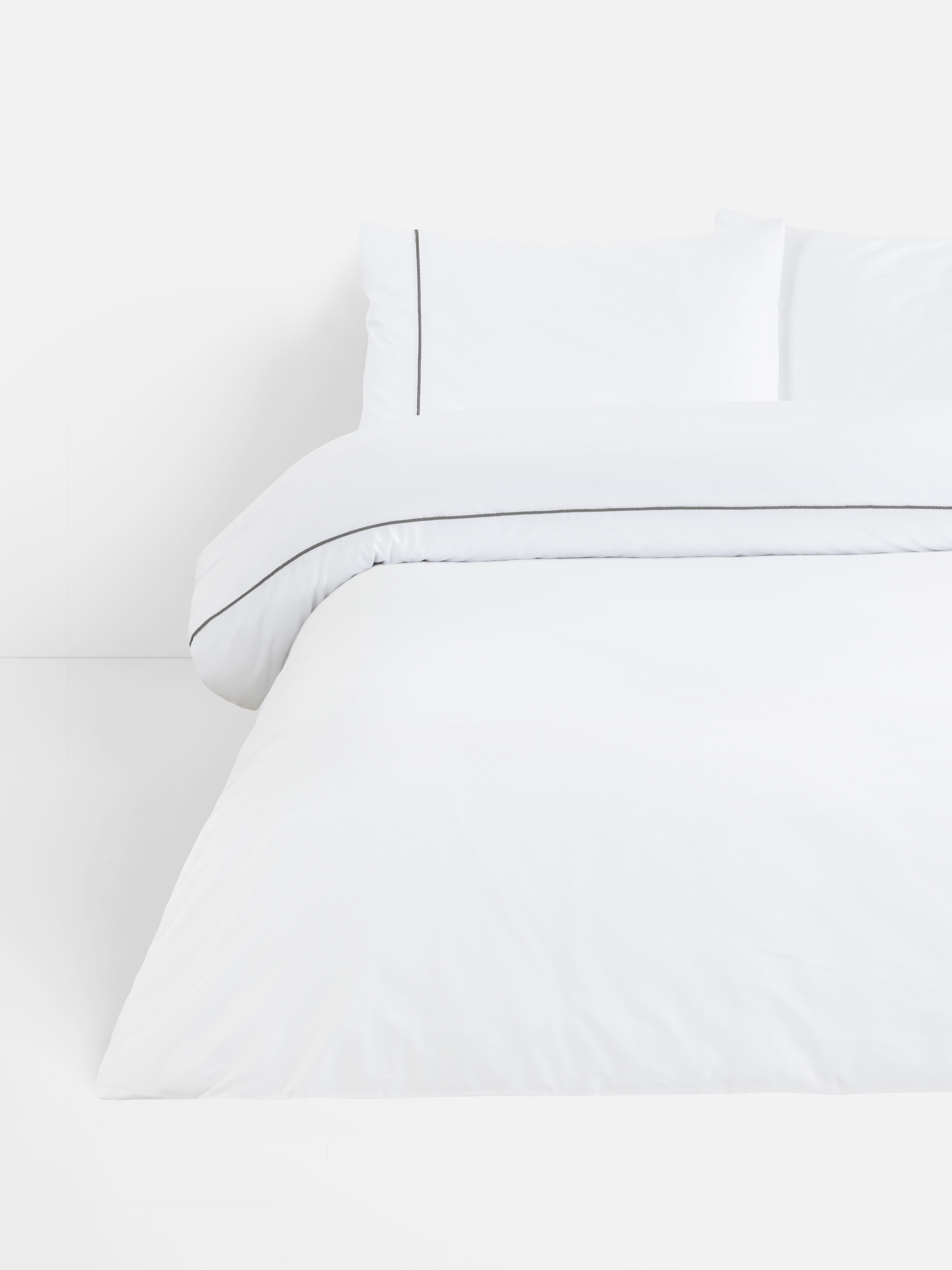 Bettwäsche mit Kontrastpaspelierung für Doppelbetten