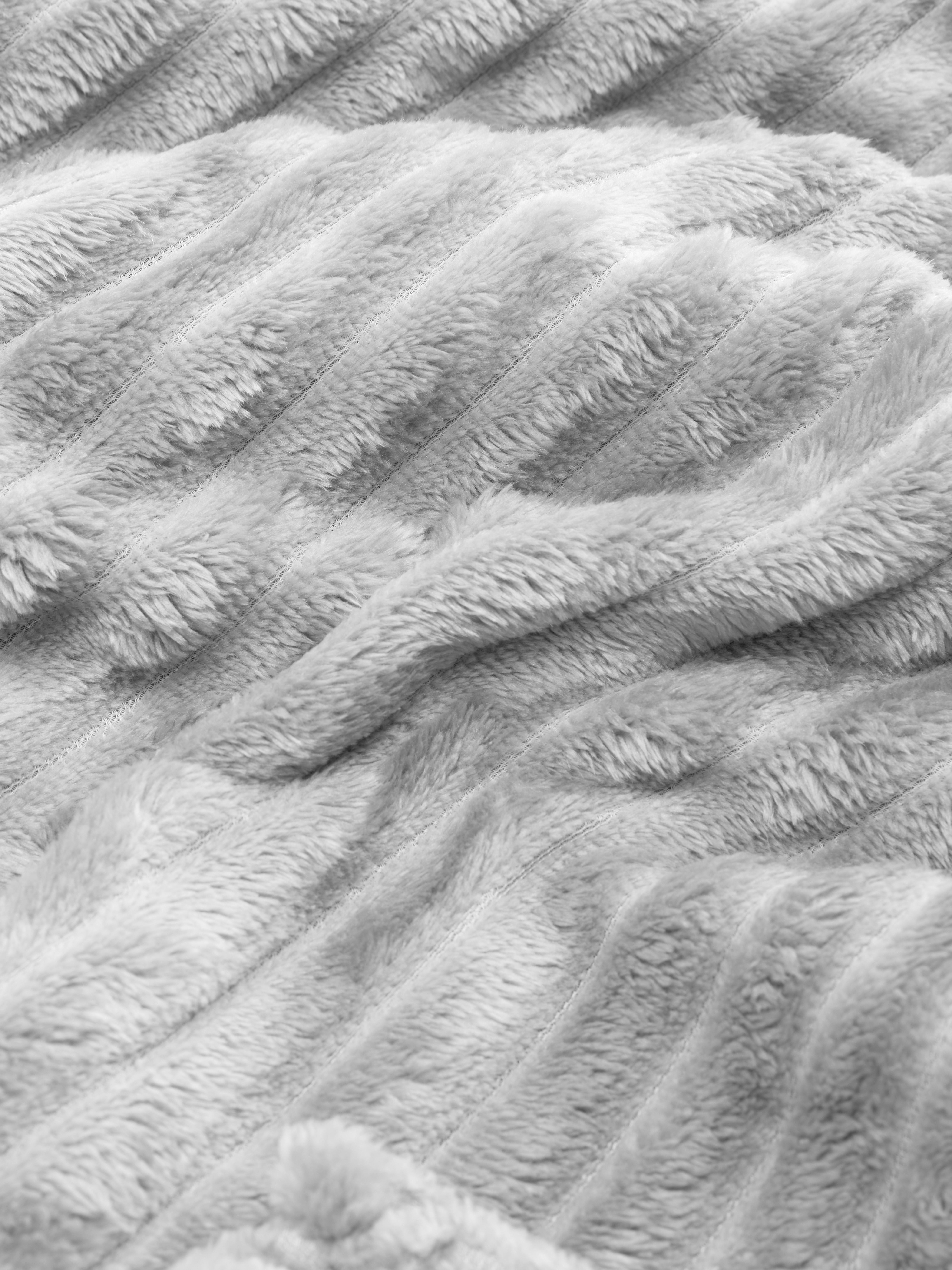 Small Ribbed Texture Throw