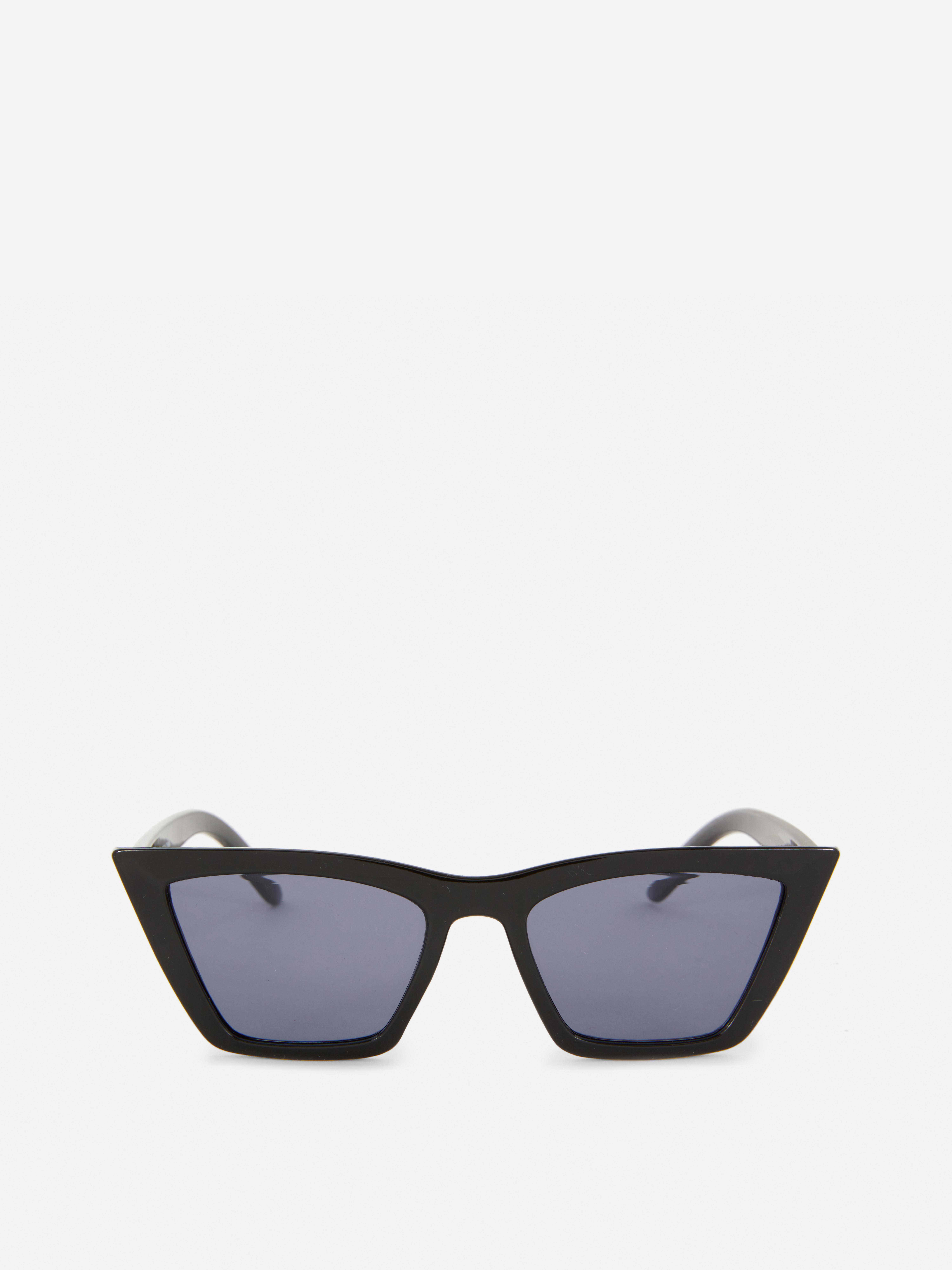Hranaté sluneční brýle typu cateye