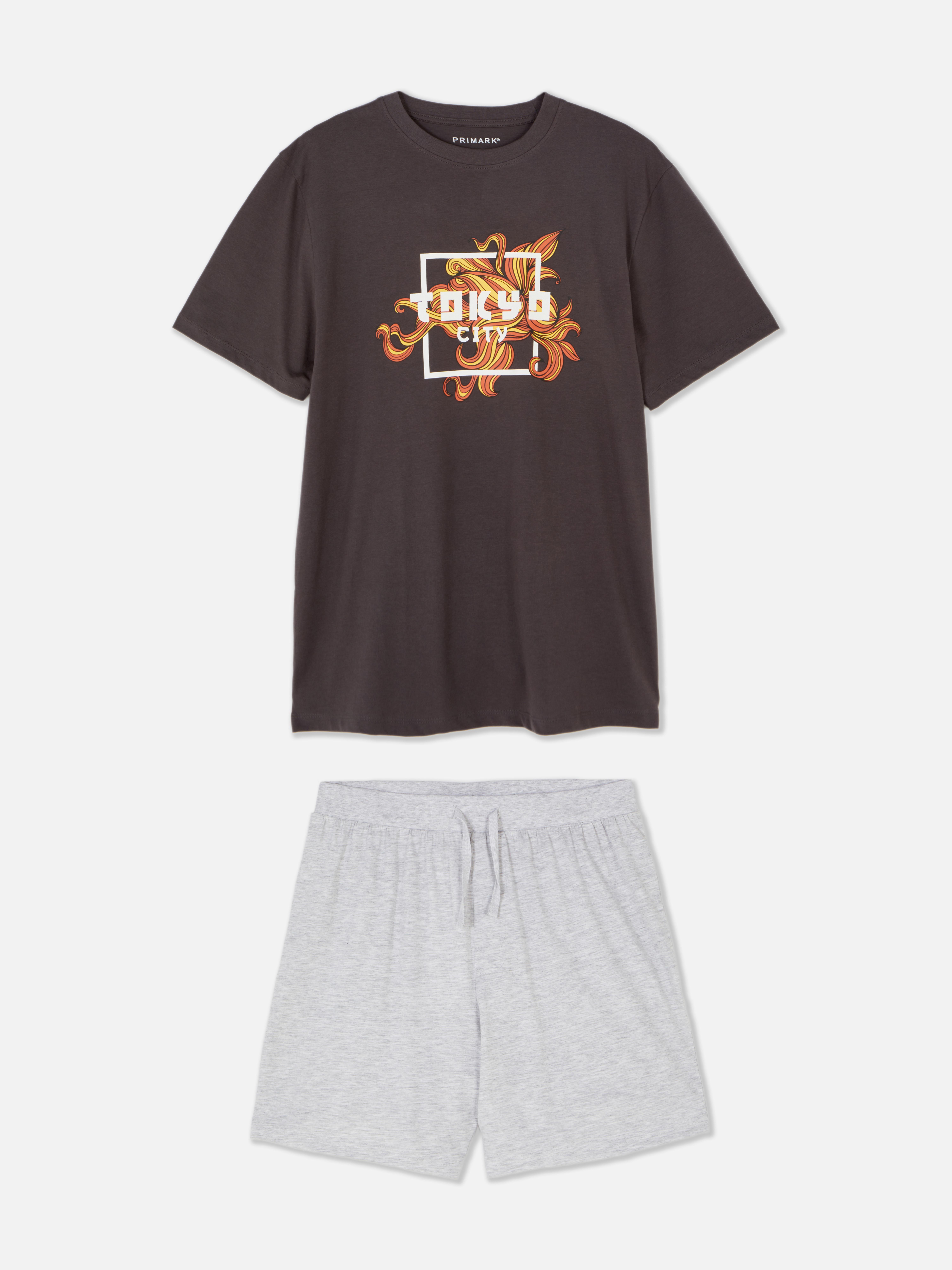 Schlafanzug mit Shorts und T-Shirt
