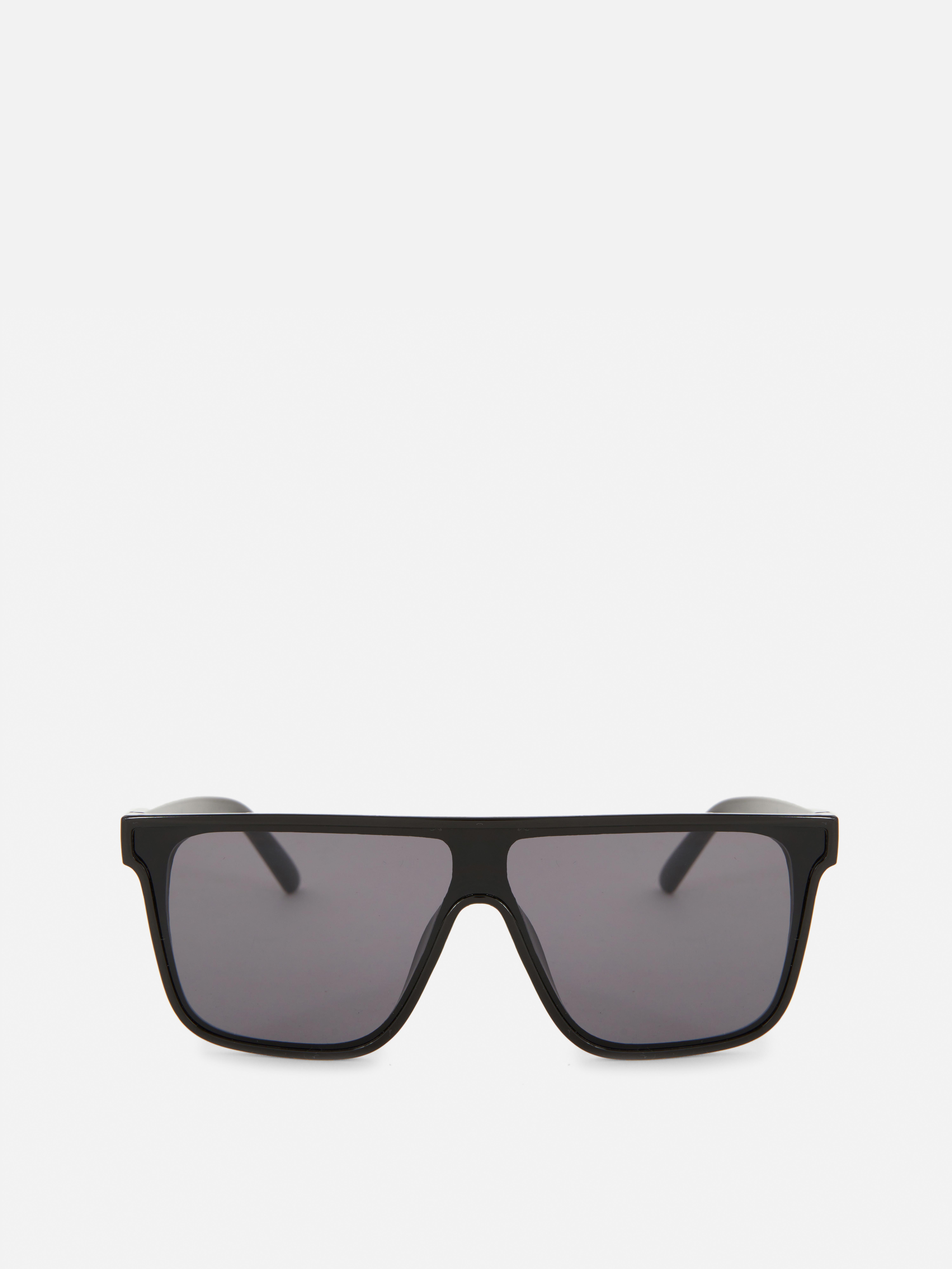 Klasické sluneční brýle ve tvaru písmene D