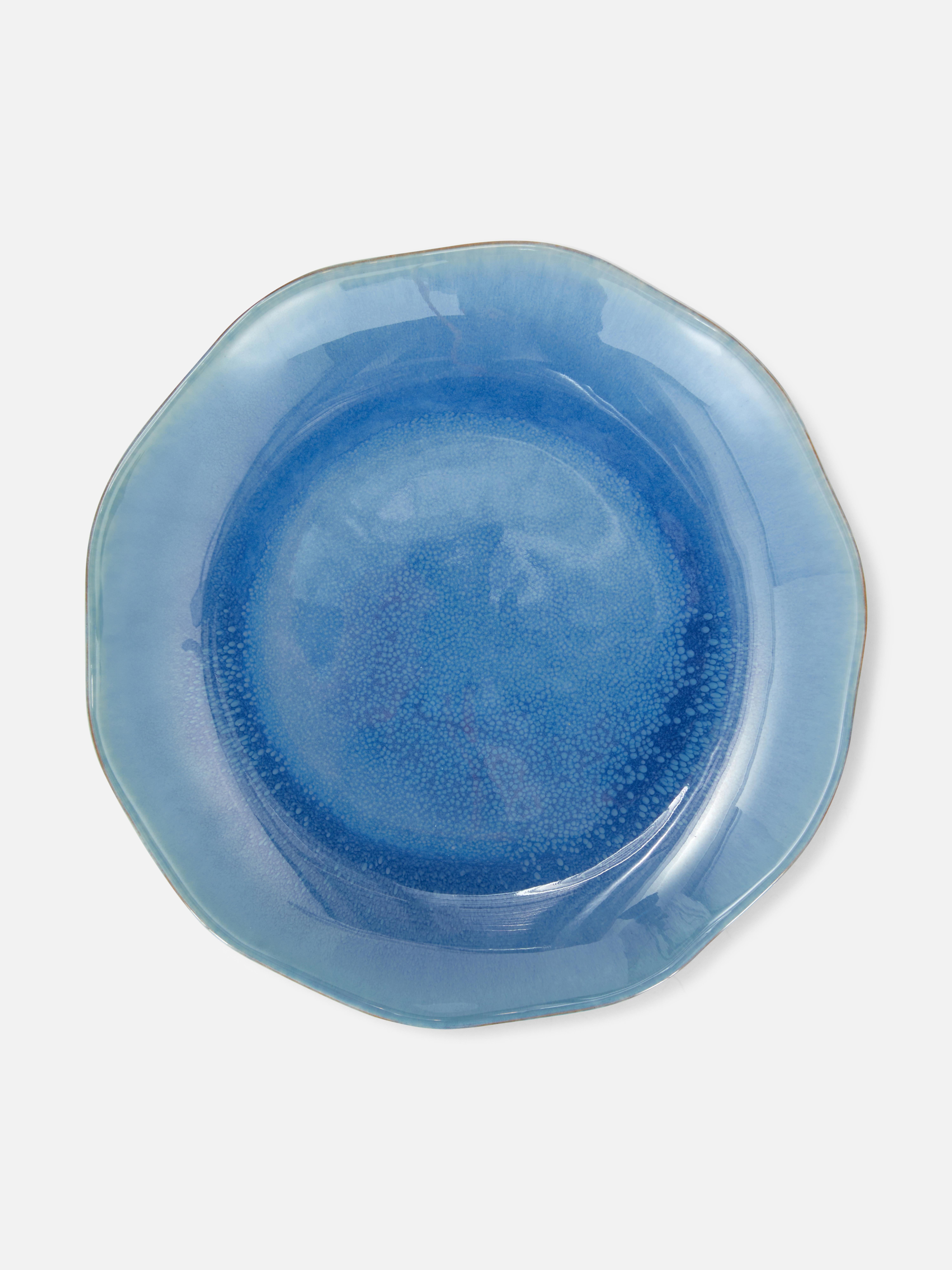 Niebieski ceramiczny talerz obiadowy