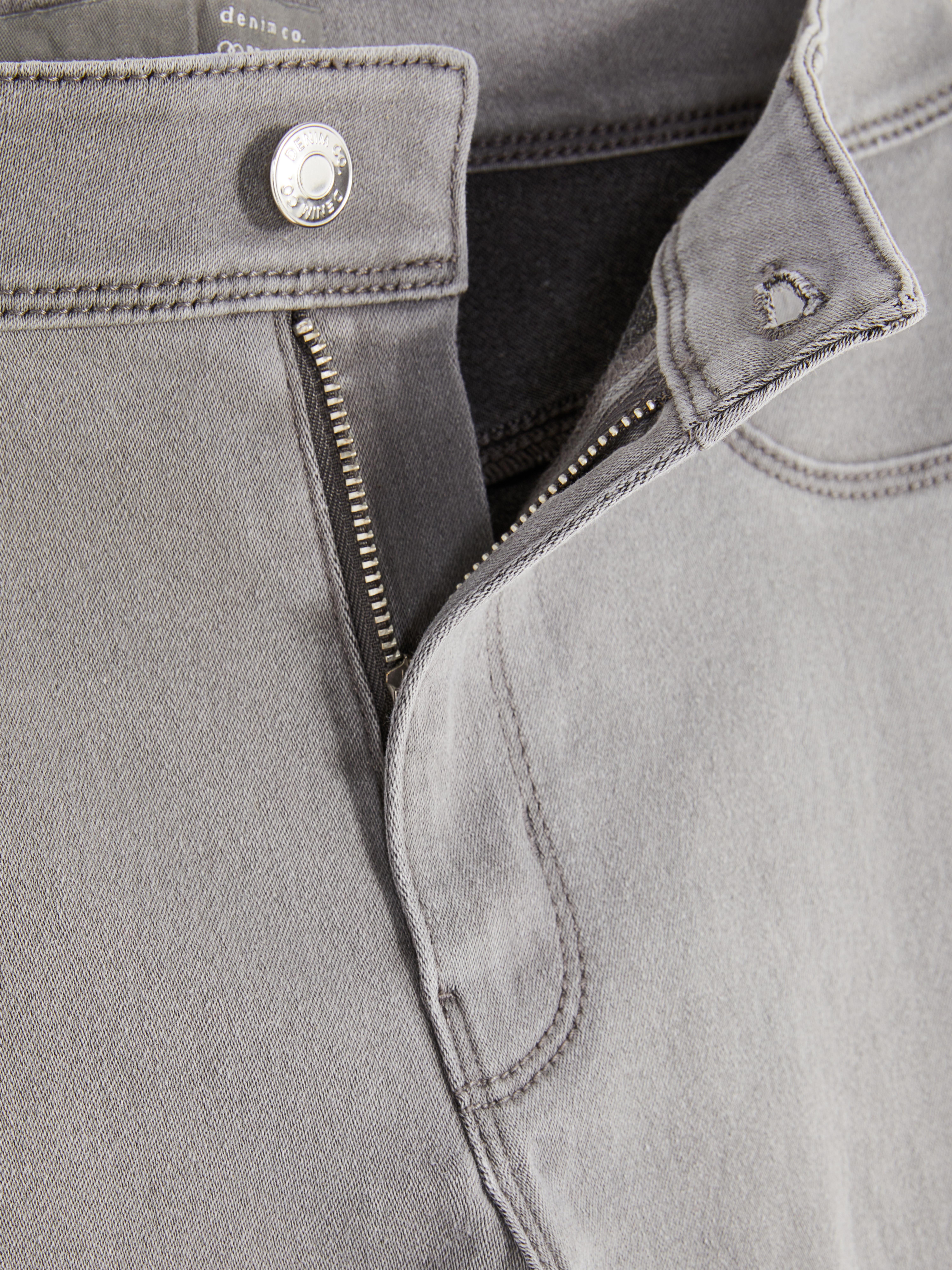 Essential Mid-Rise Skinny Jeans | Regular