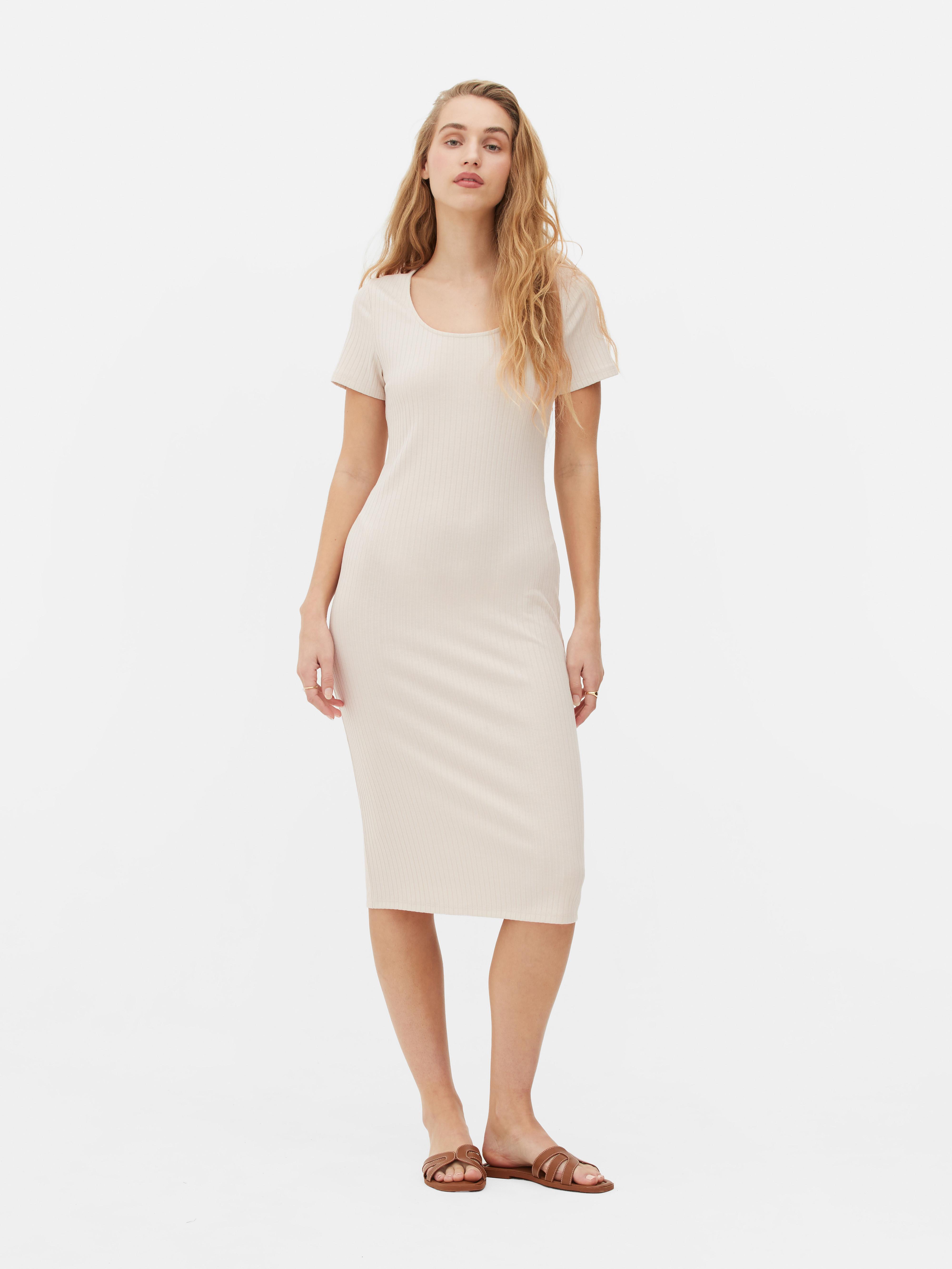 Přiléhavé žebrované midišaty