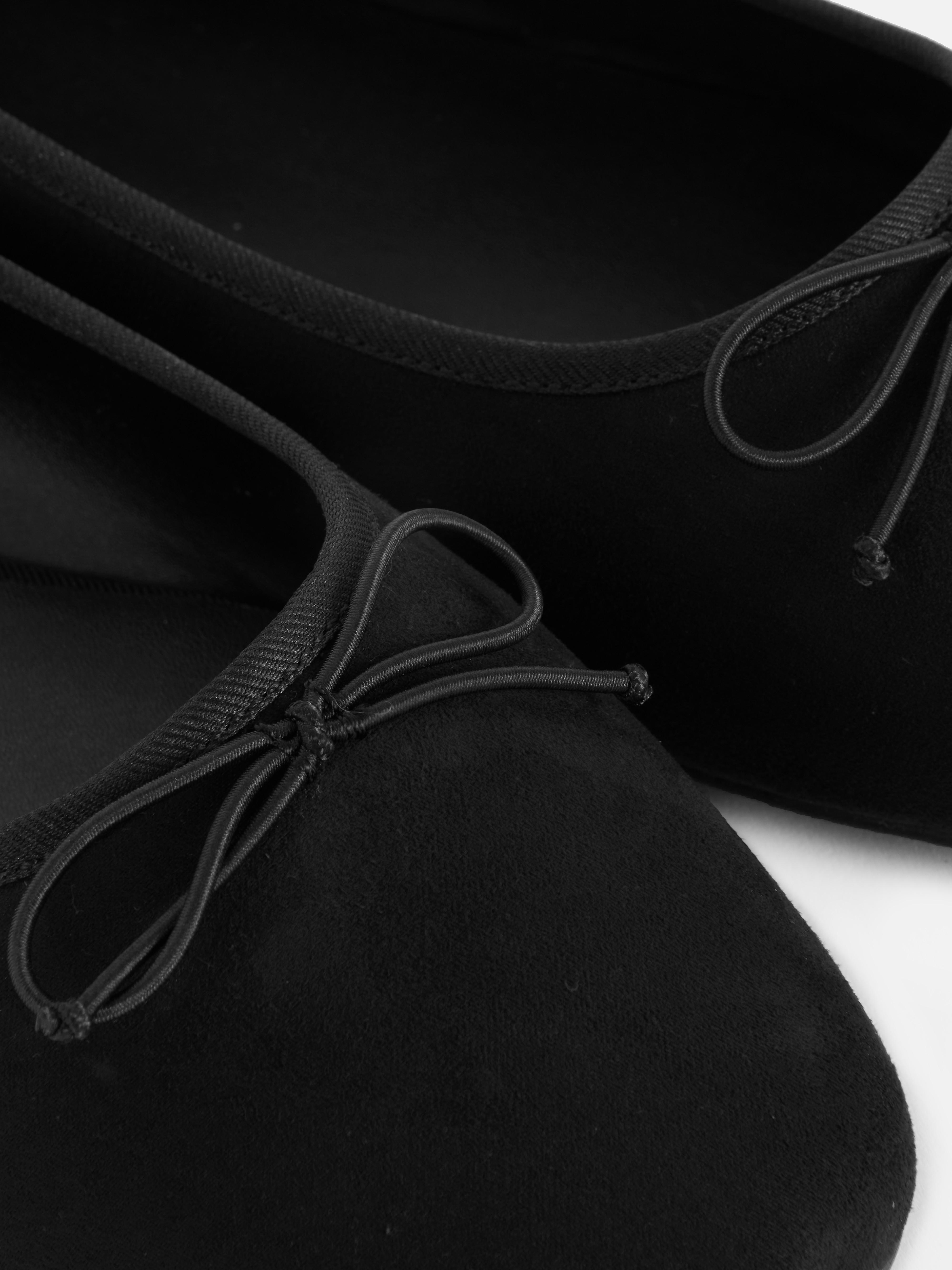 Ballerine comode in camoscio sintetico con fiocco