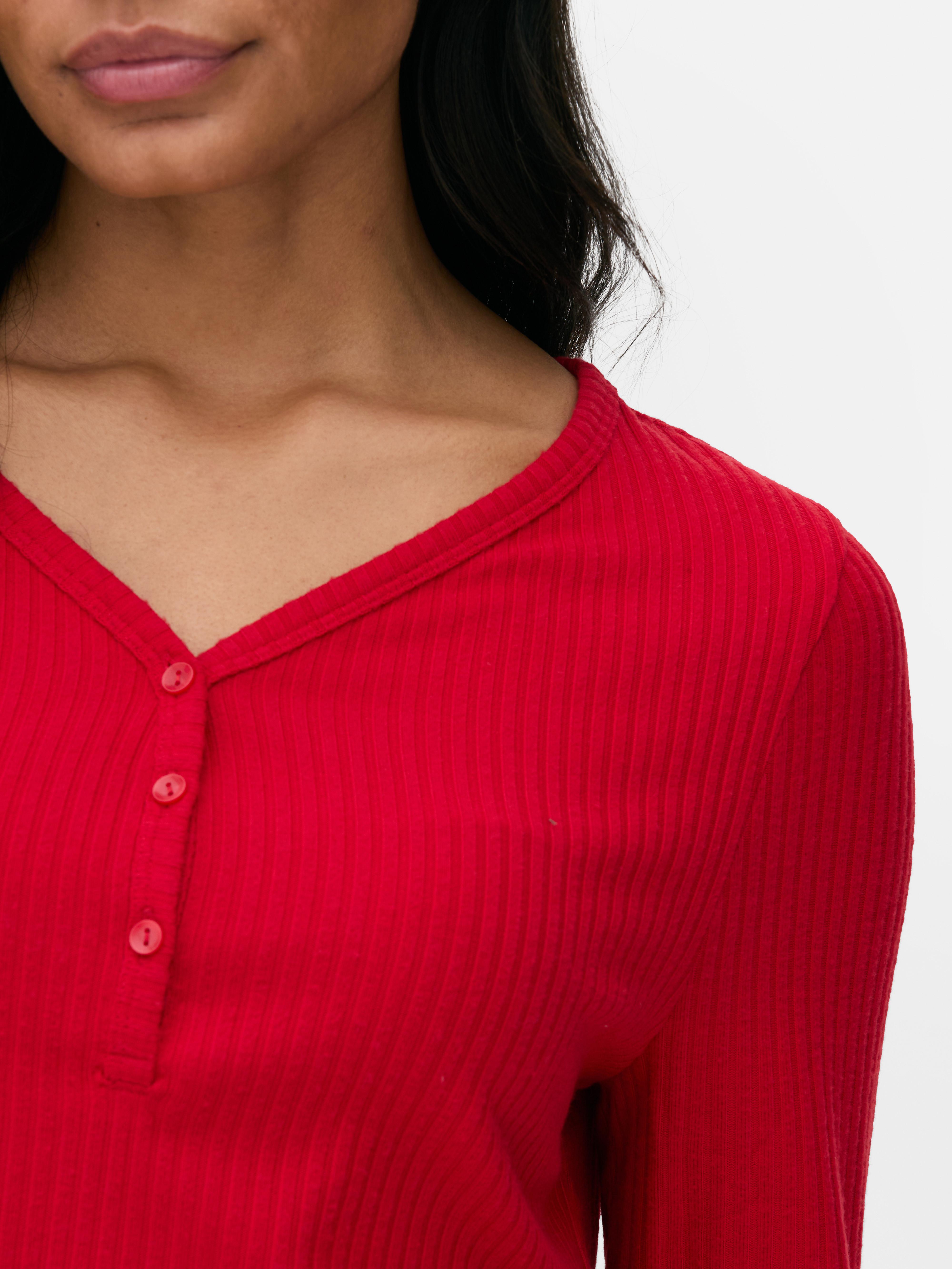 Pyjama t-shirt boutonné et pantalon à motifs