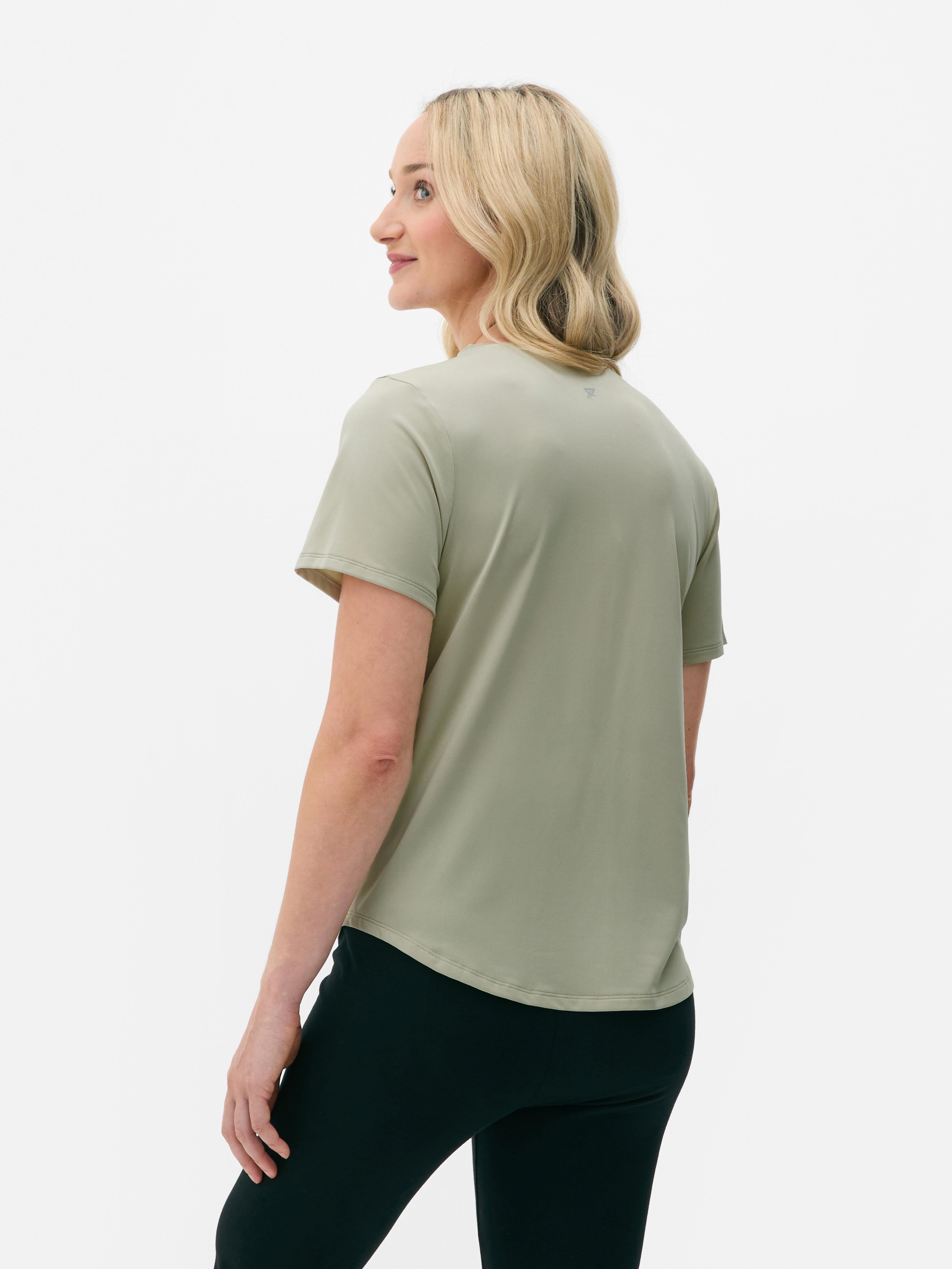 Camiseta deportiva de cuello redondo