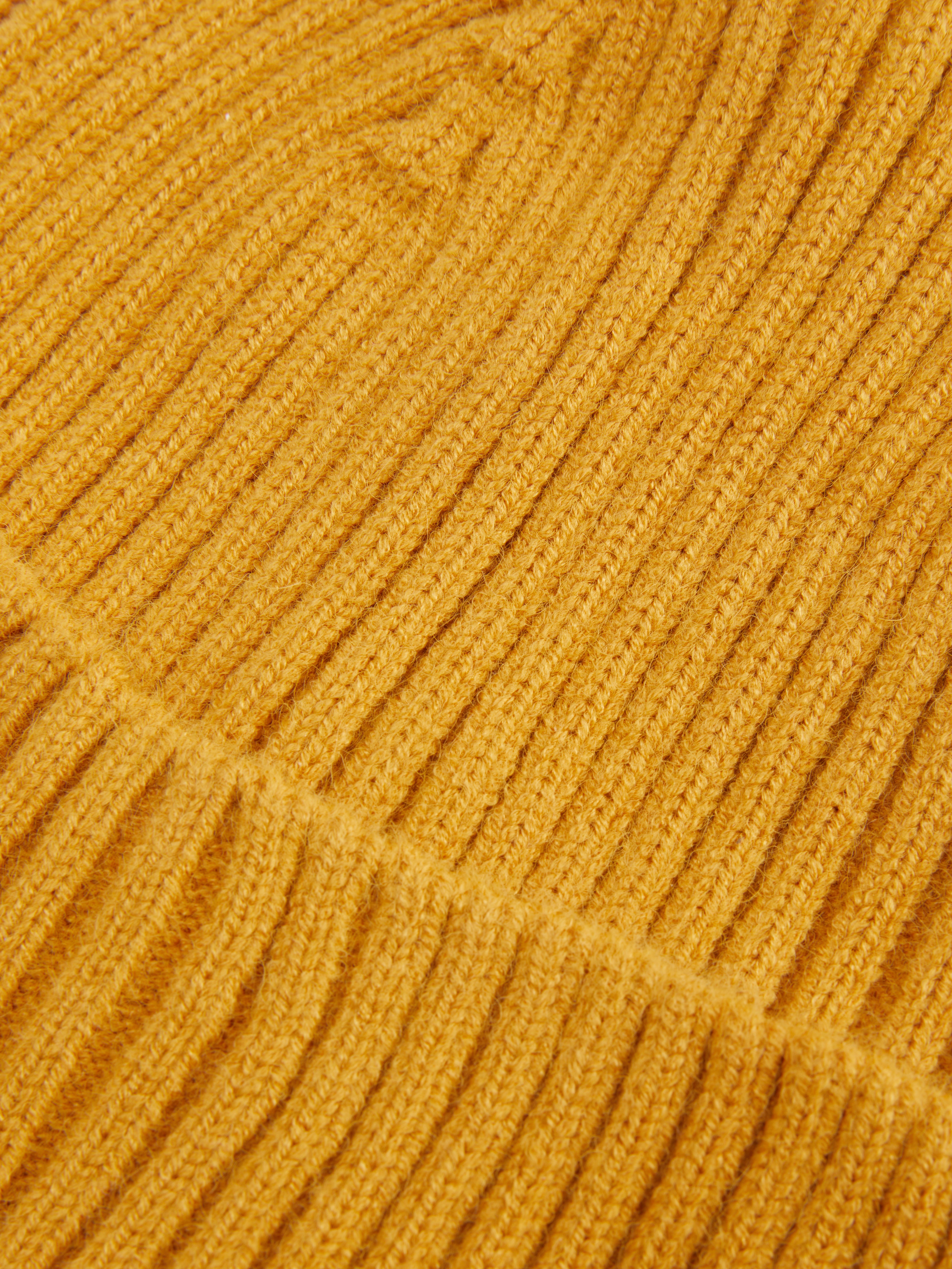 Rebrasta pletena kapa beanie