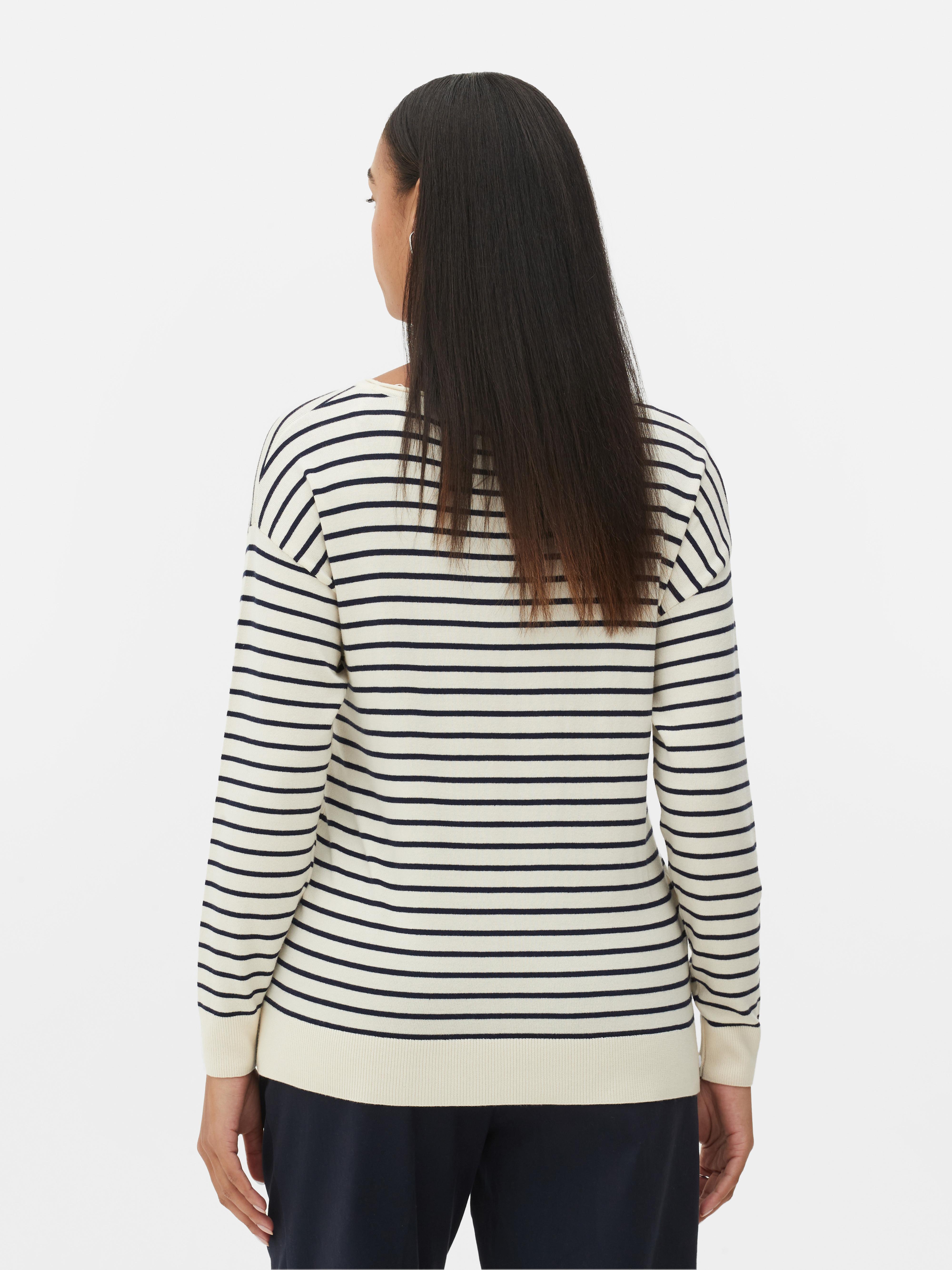 Gestreifter Feinstrickpullover mit U-Boot-Ausschnitt 