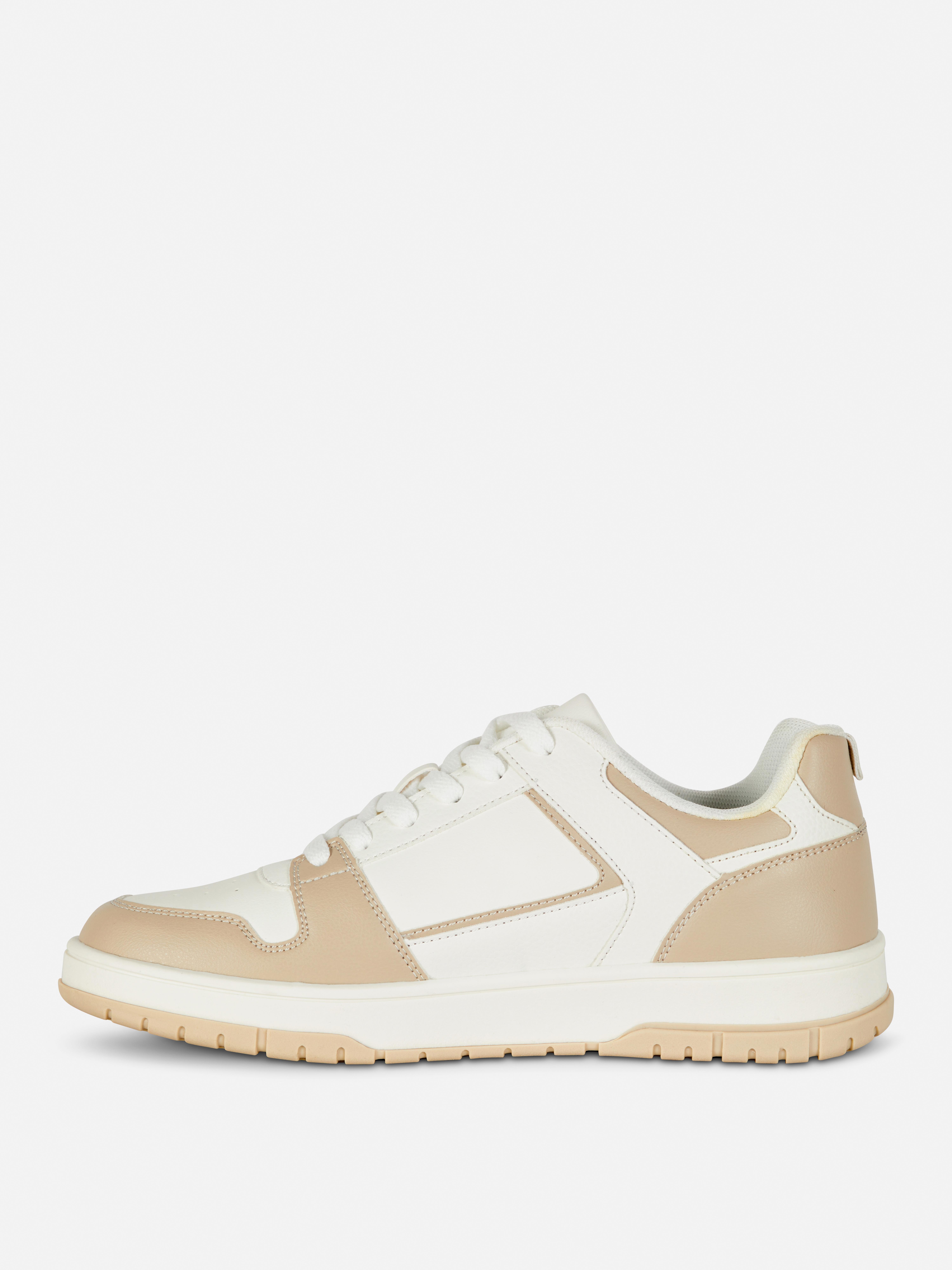 Nízké sportovní tenisky s panely