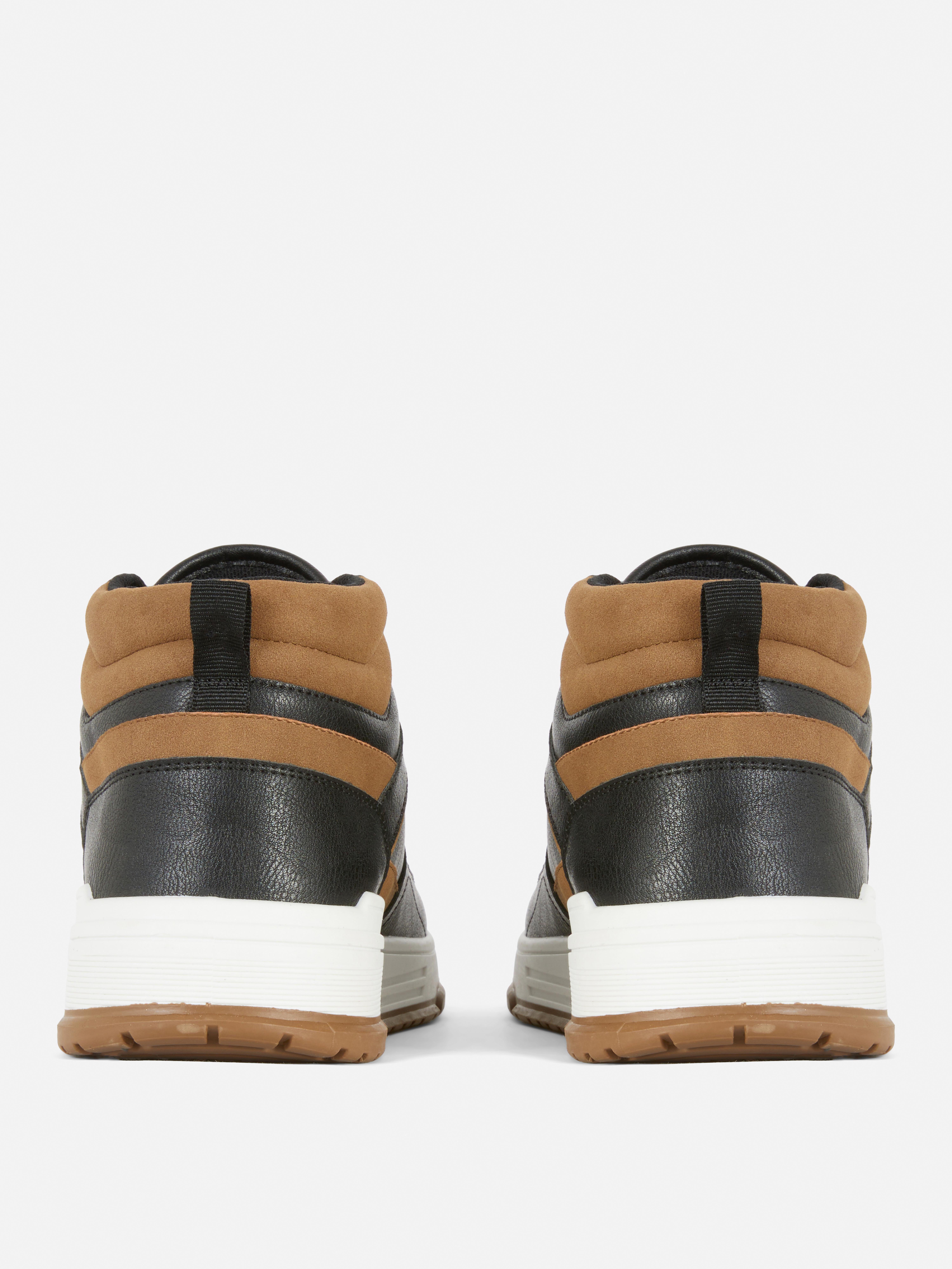 High-Top-Sneaker mit Einsätzen