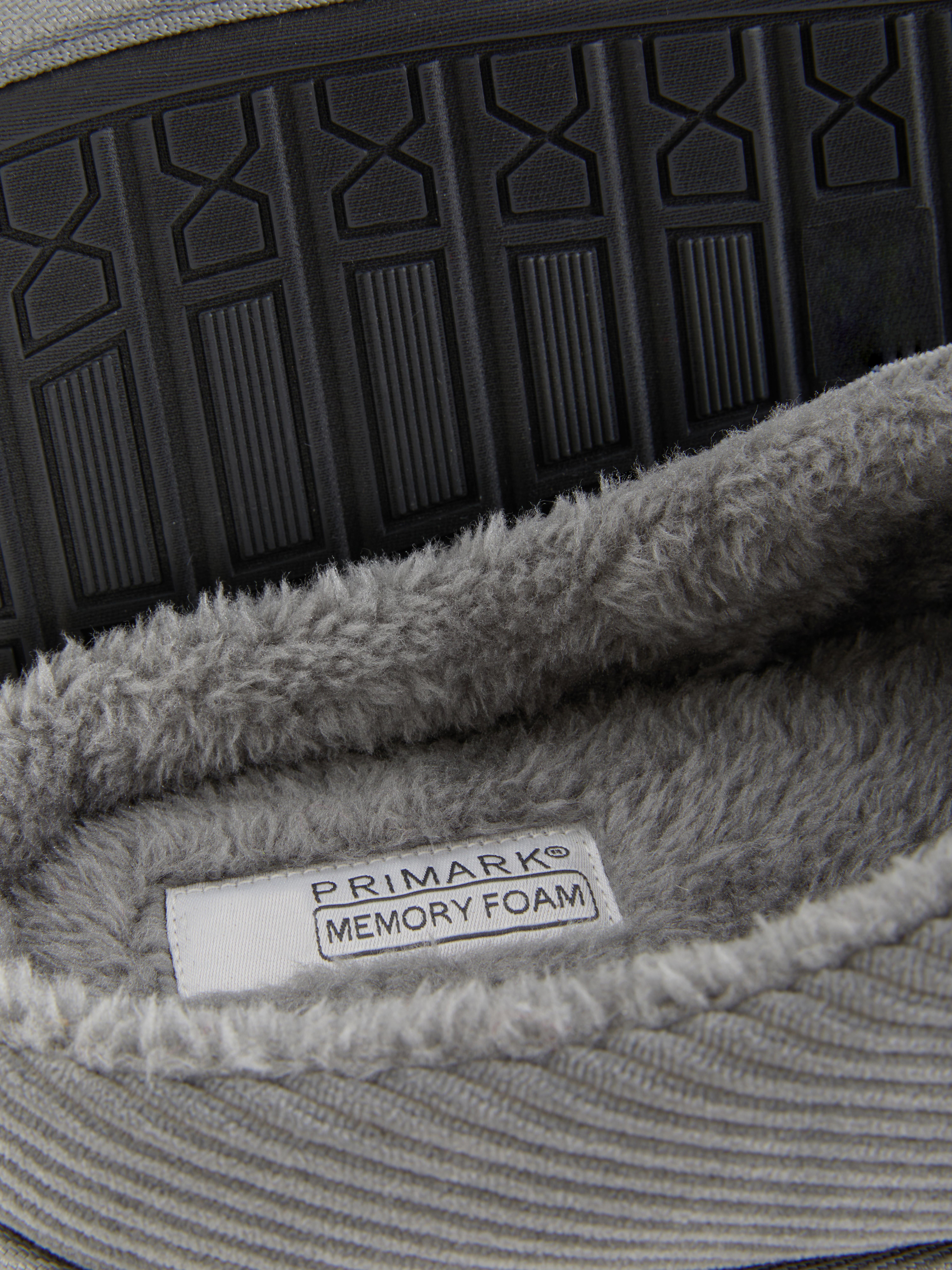 Pantufas veludo cotelê