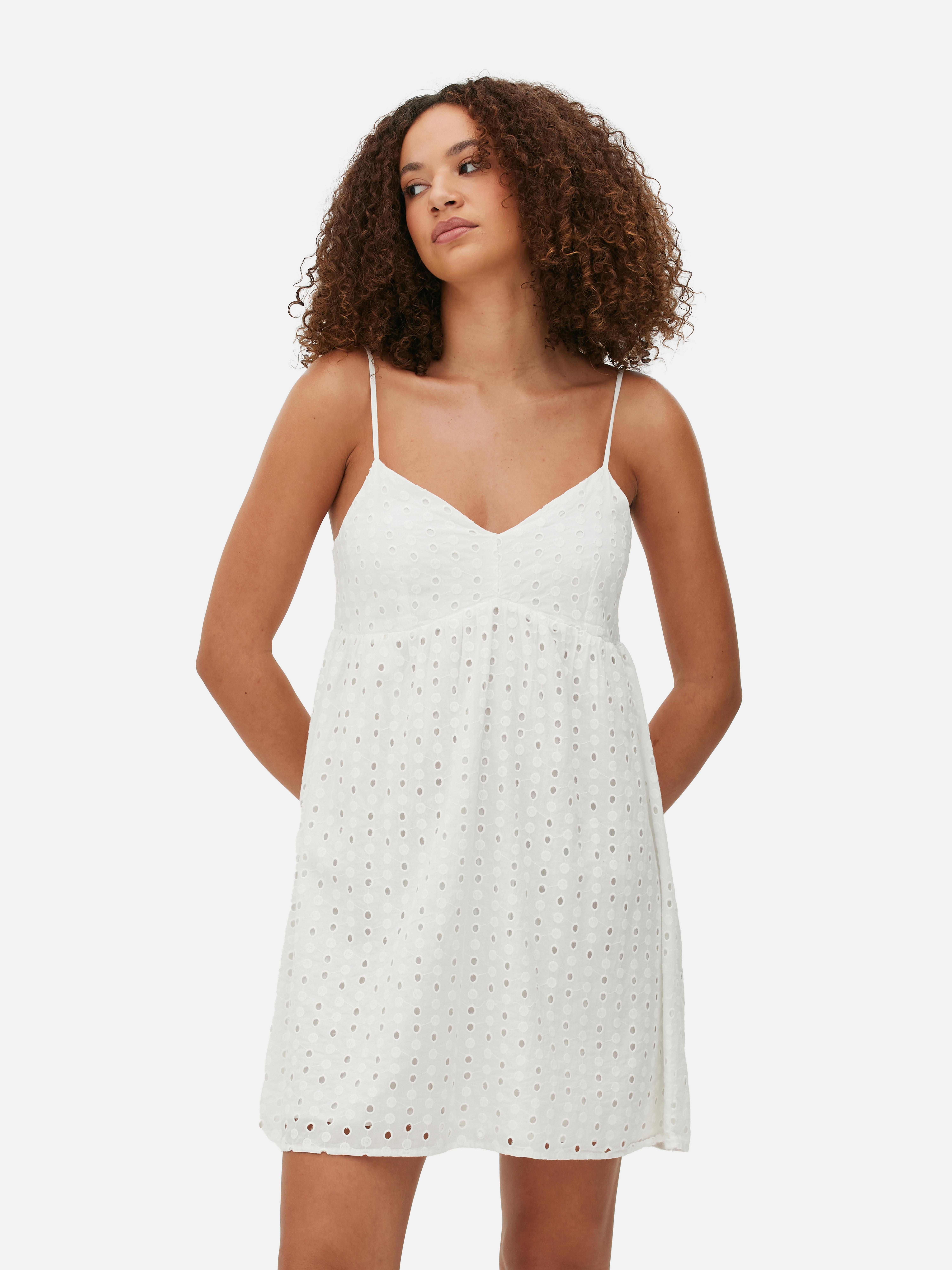 Träger-Minikleid mit Lochstickerei