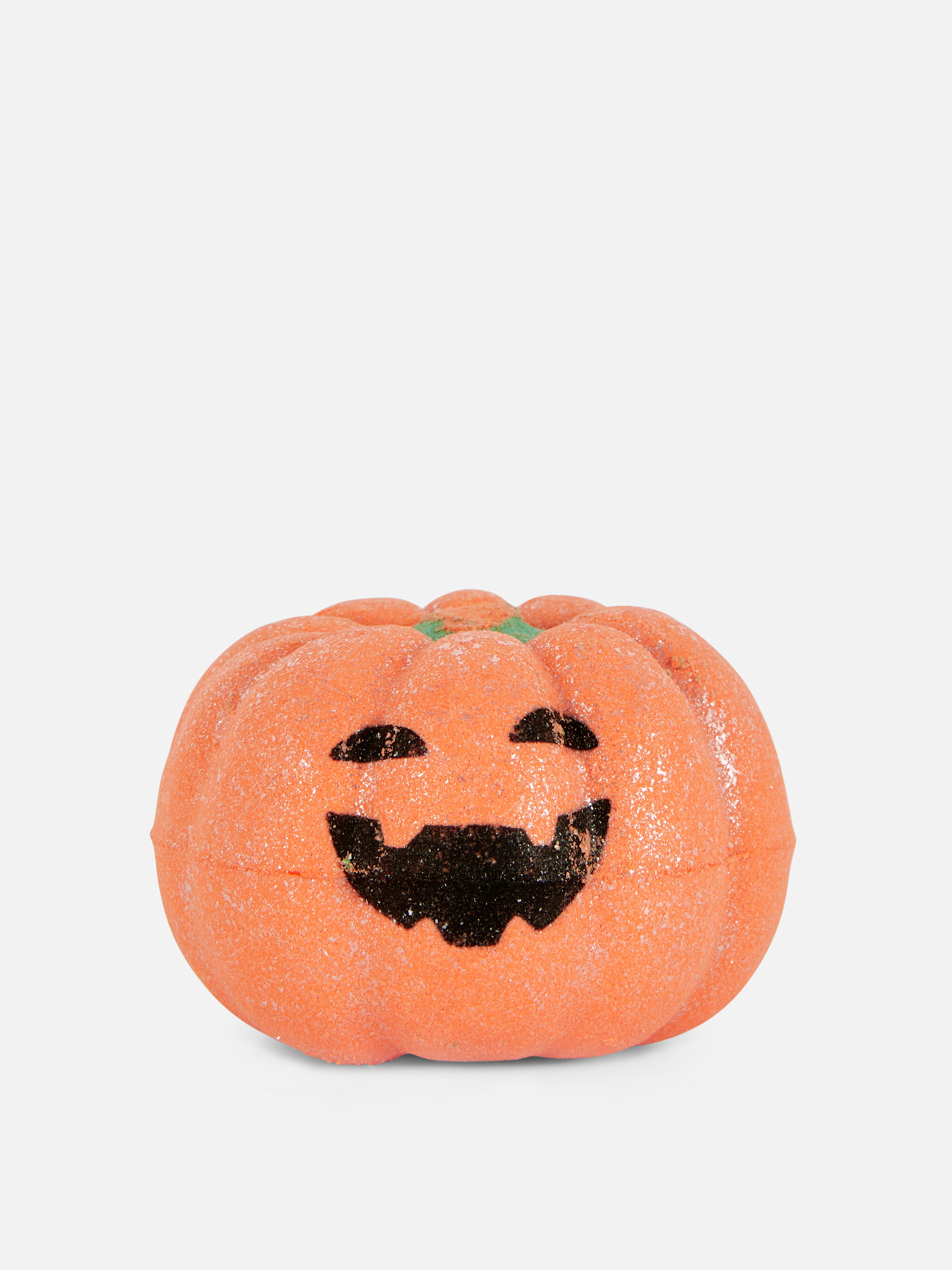 Badebombe in Halloween-Kürbisform