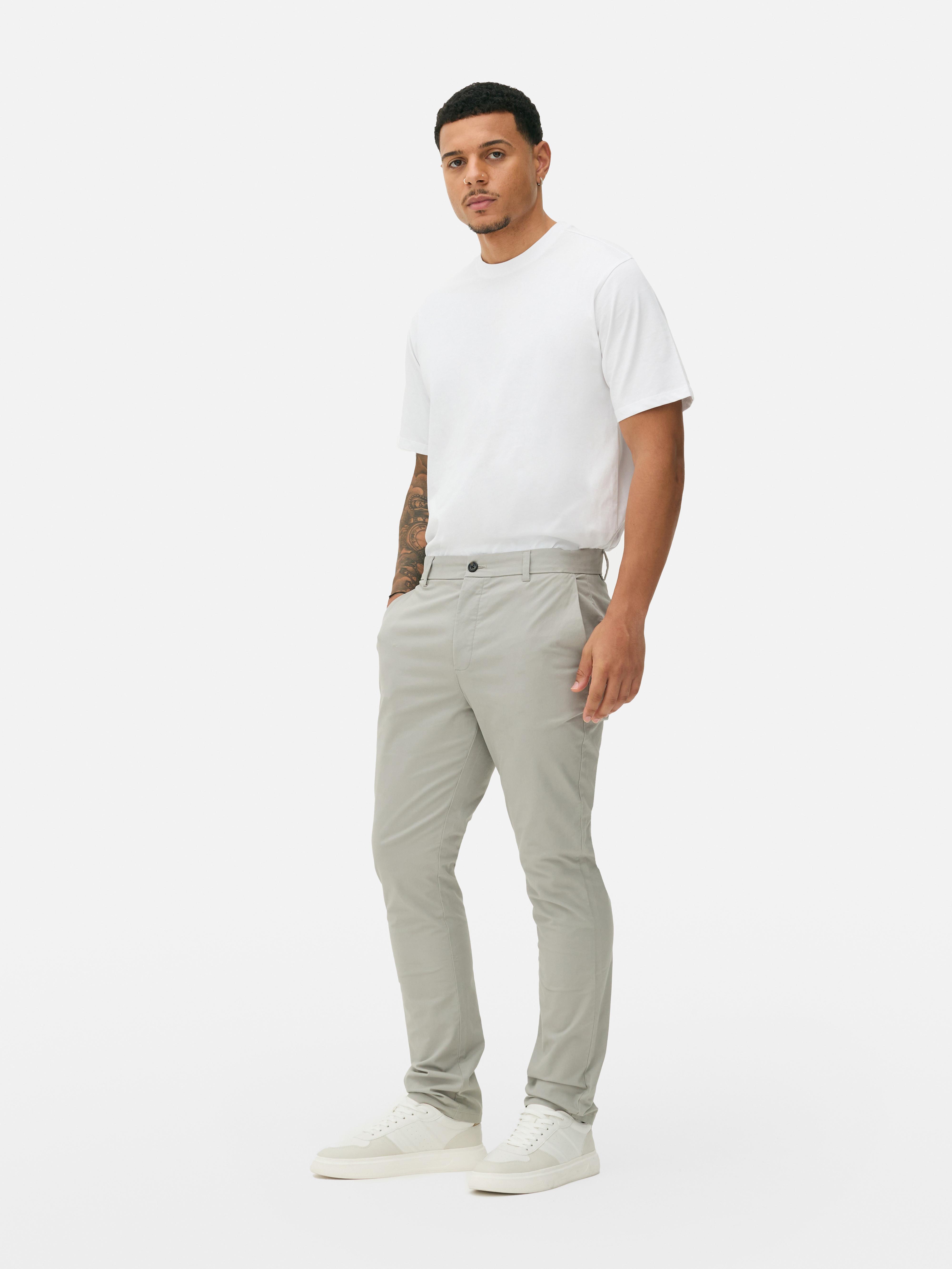 Pantalones chinos elásticos de corte entallado