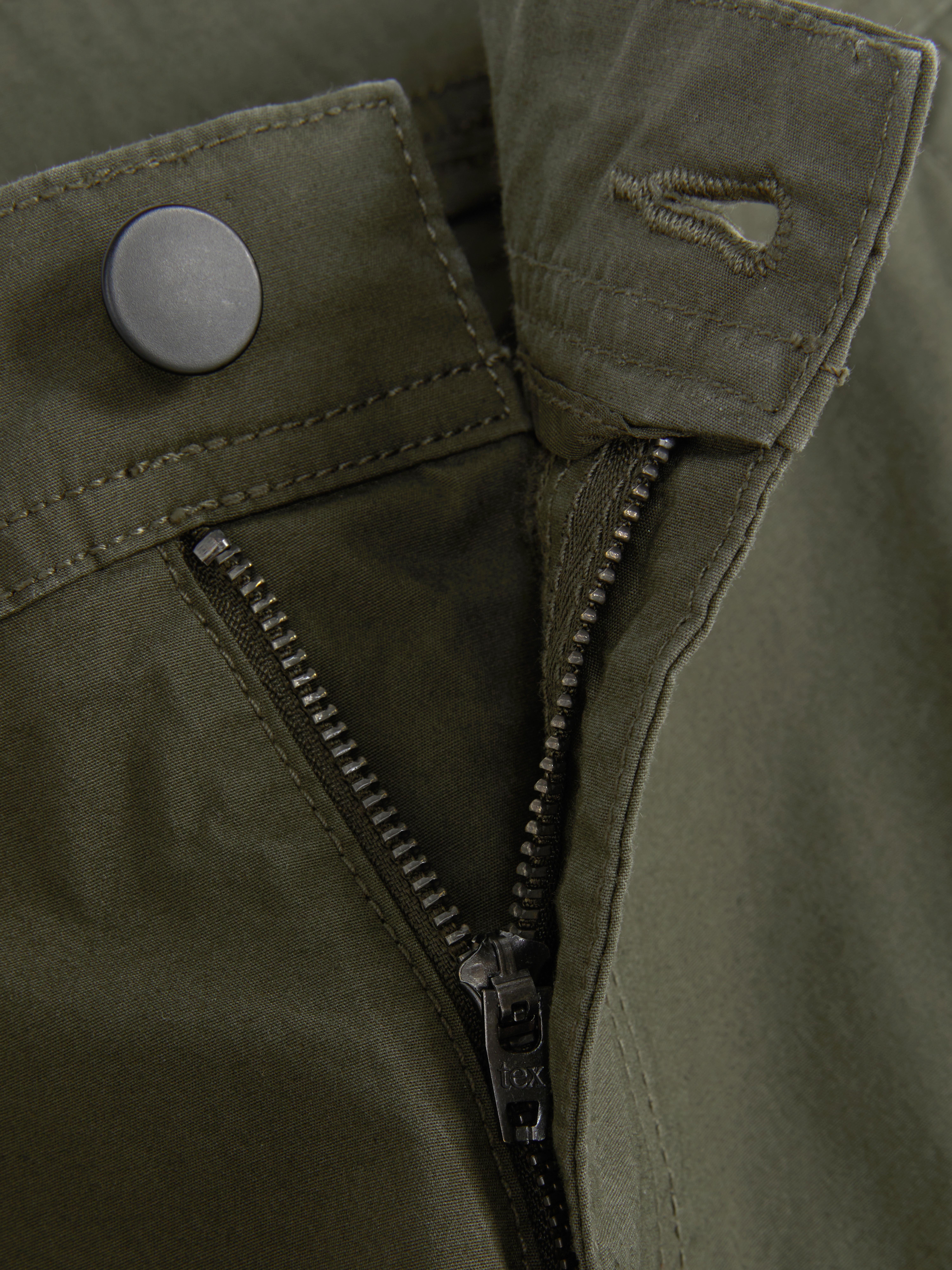 Pantaloni cargo classici