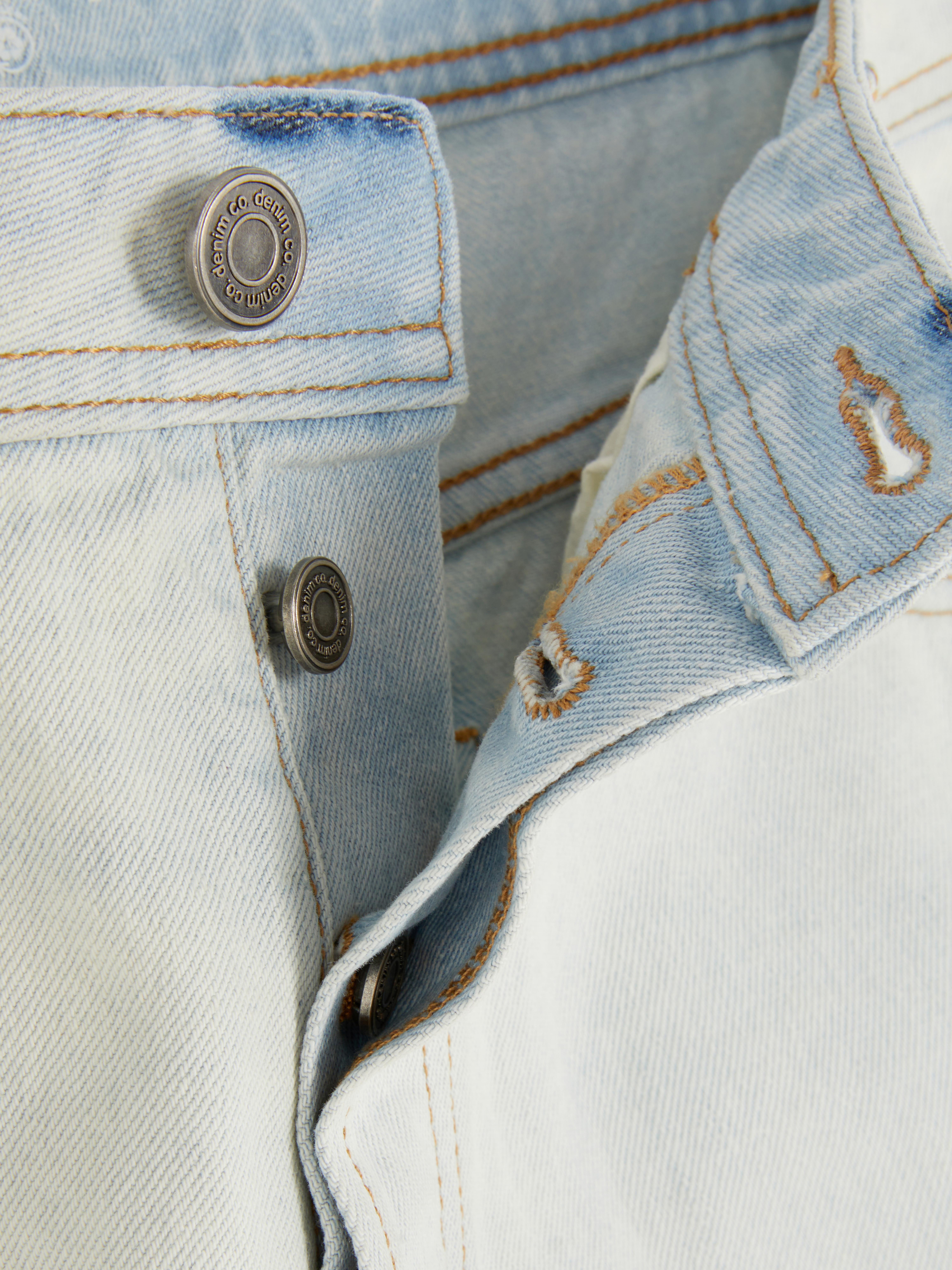 Loose Fit Jeans
