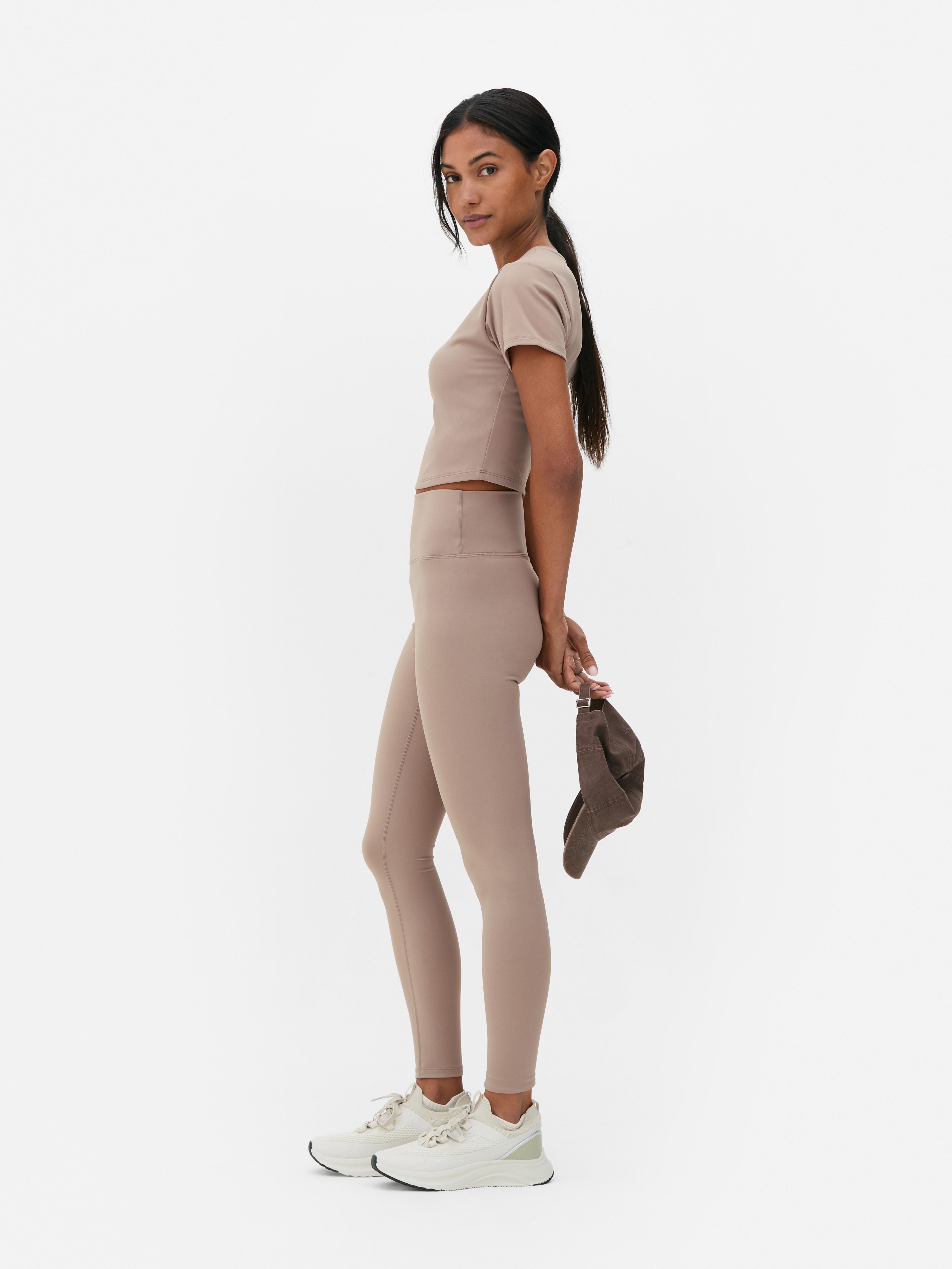 Edzőtermi leggings puha anyagból Barna
