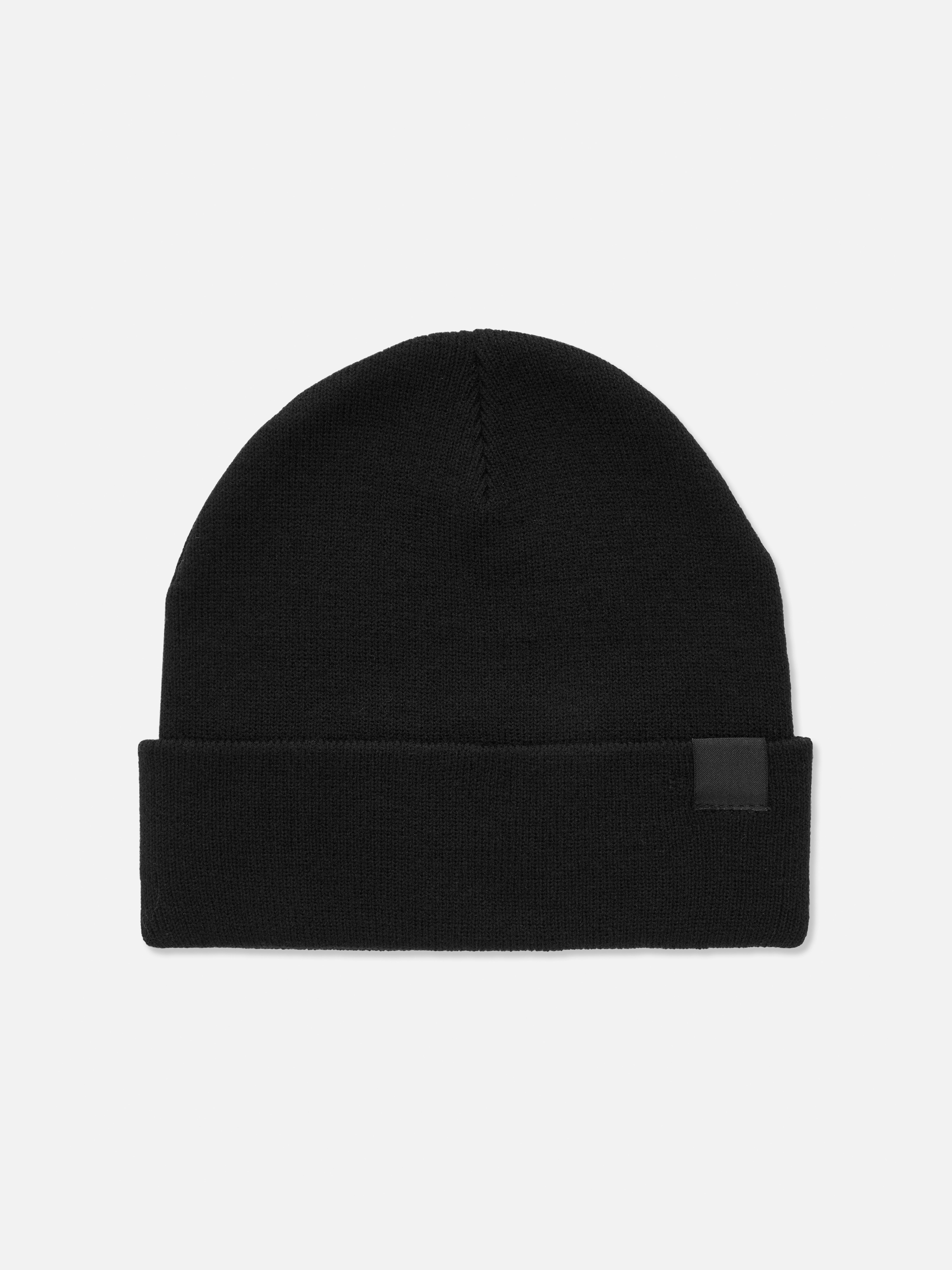 Finomkötésű, felhajtott szélű beanie sapka